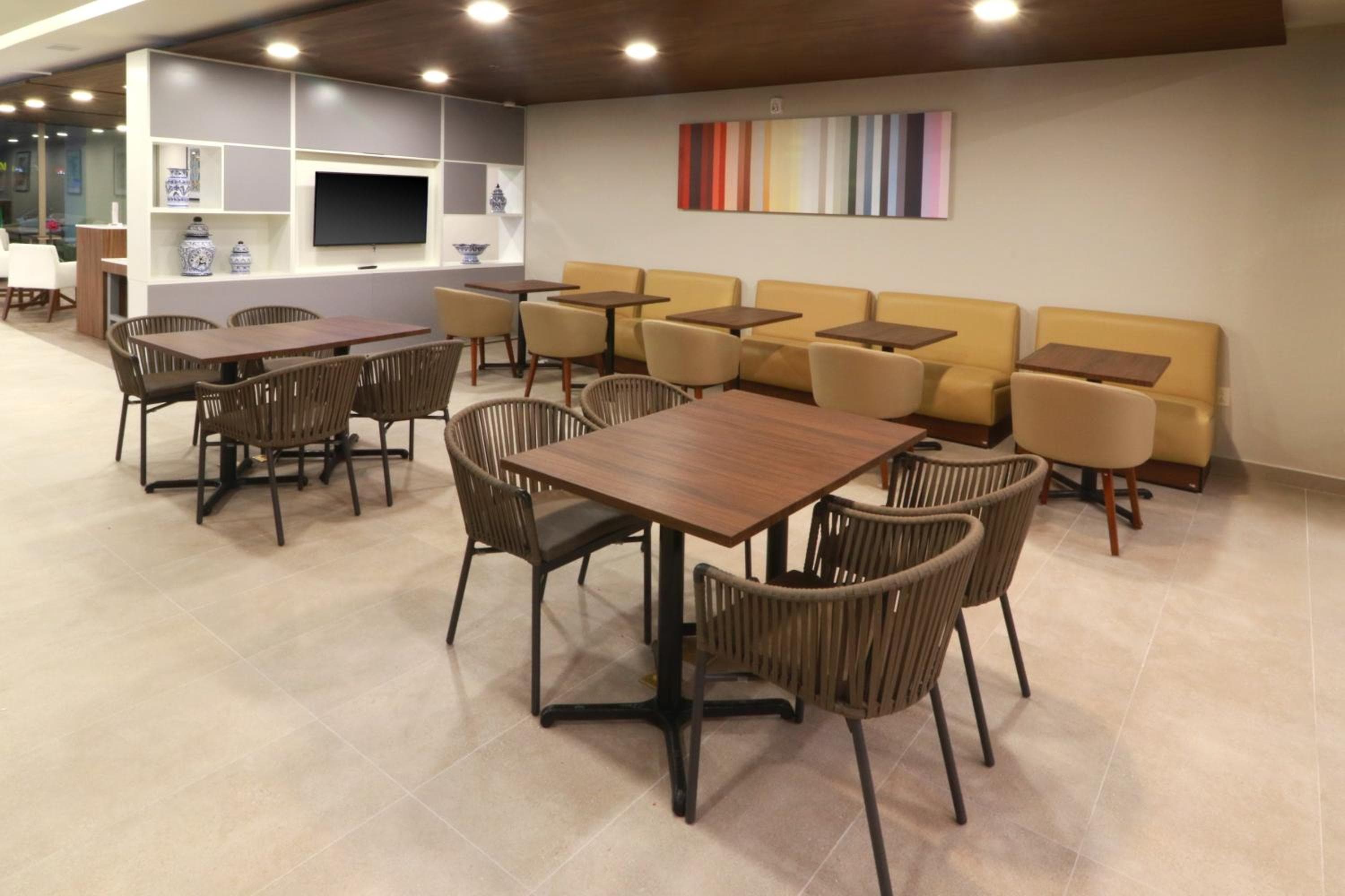 Holiday Inn Express & Suites - Playa del Carmen by IHG — 6