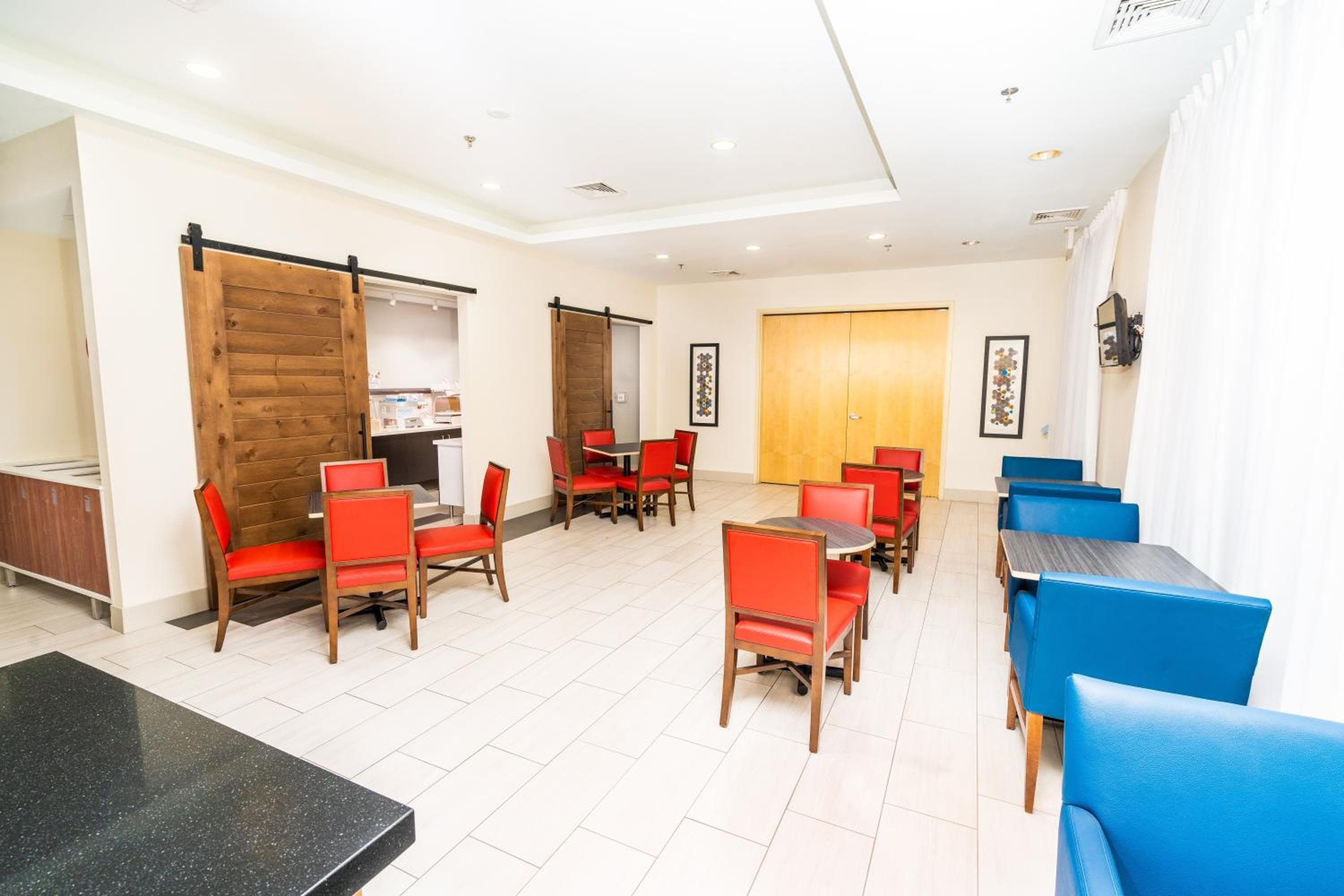 Holiday Inn Express & Suites Las Vegas SW Springvalley, un hotel IHG — 24