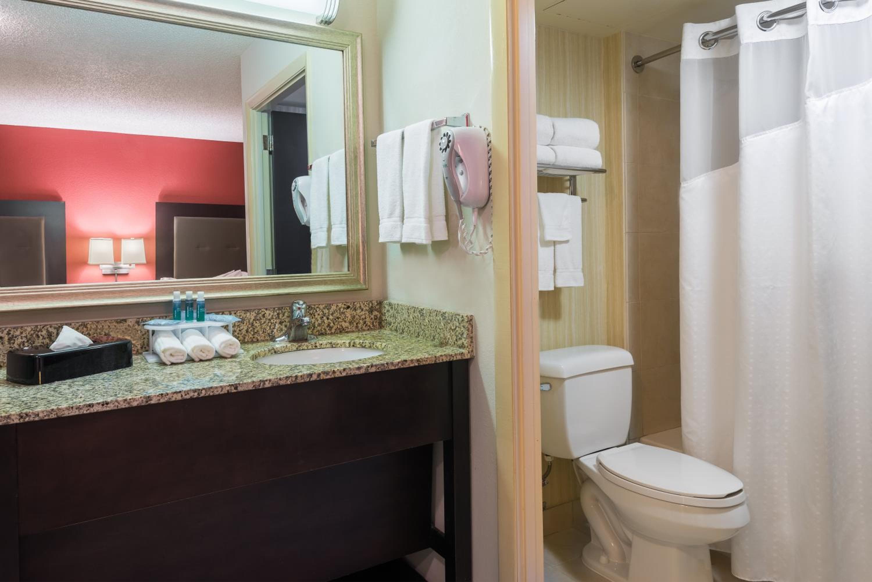 Holiday Inn Express Hotel & Suites Kendall East-Miami by IHG — 4