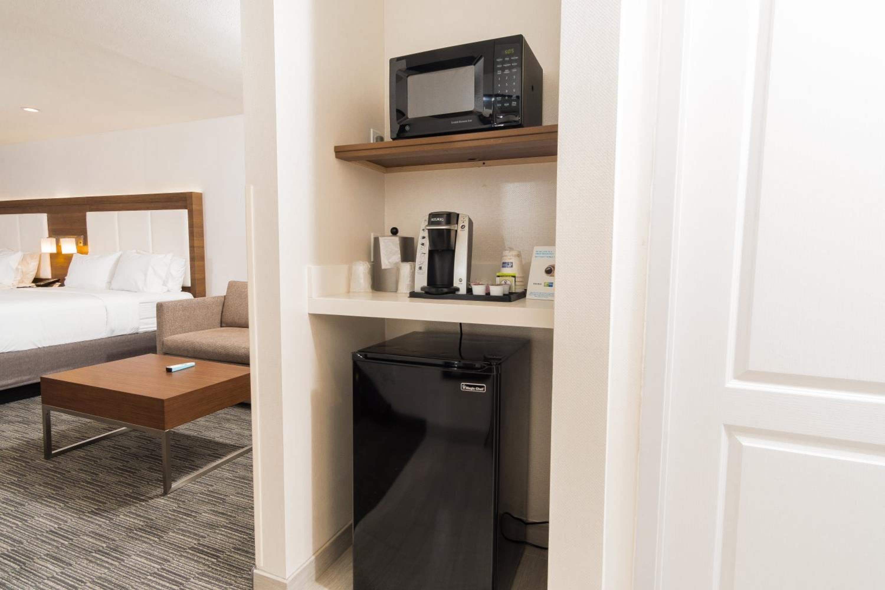 Holiday Inn Express Hollywood Walk of Fame by IHG — 27