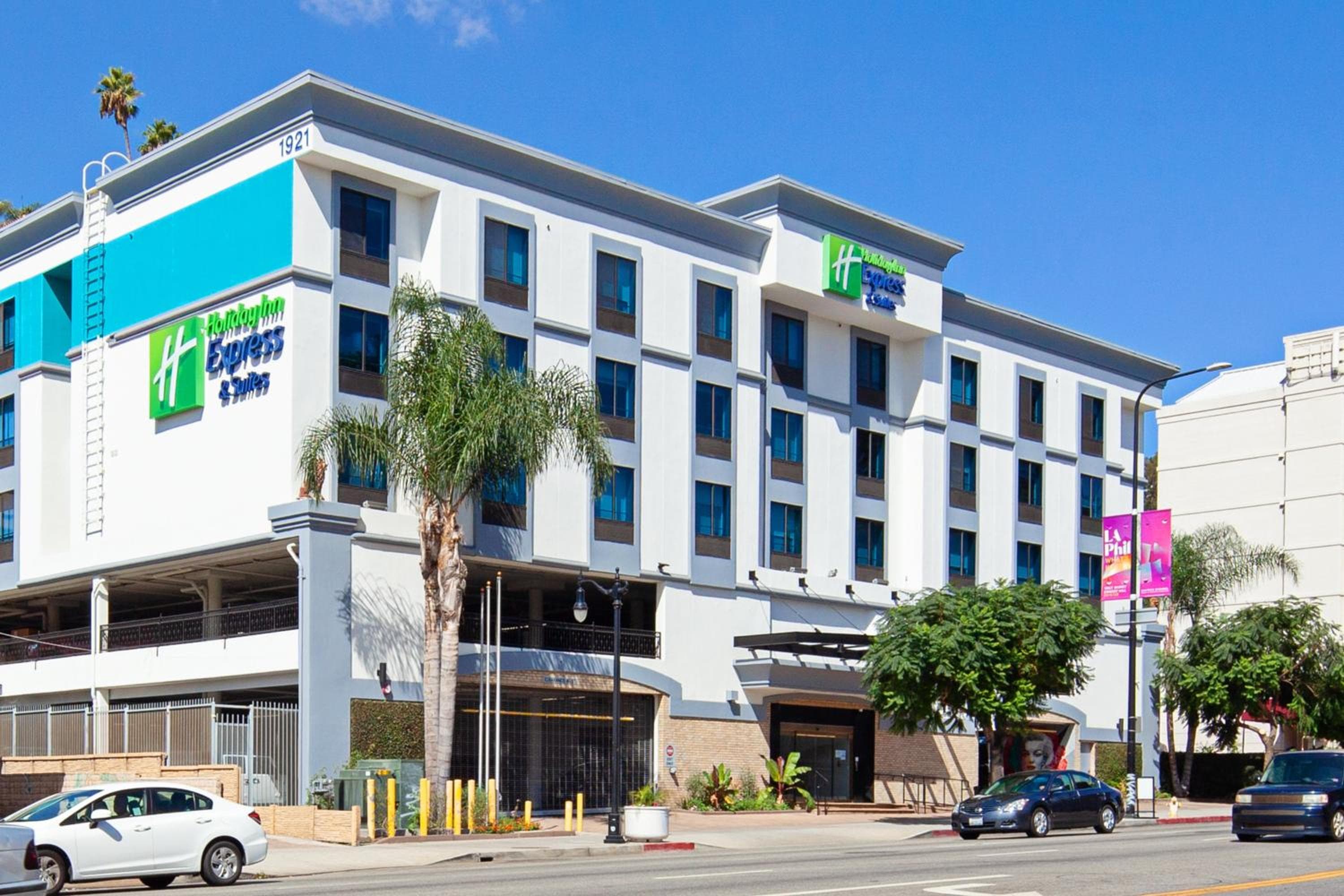 Holiday Inn Express Hollywood Walk of Fame by IHG — 24