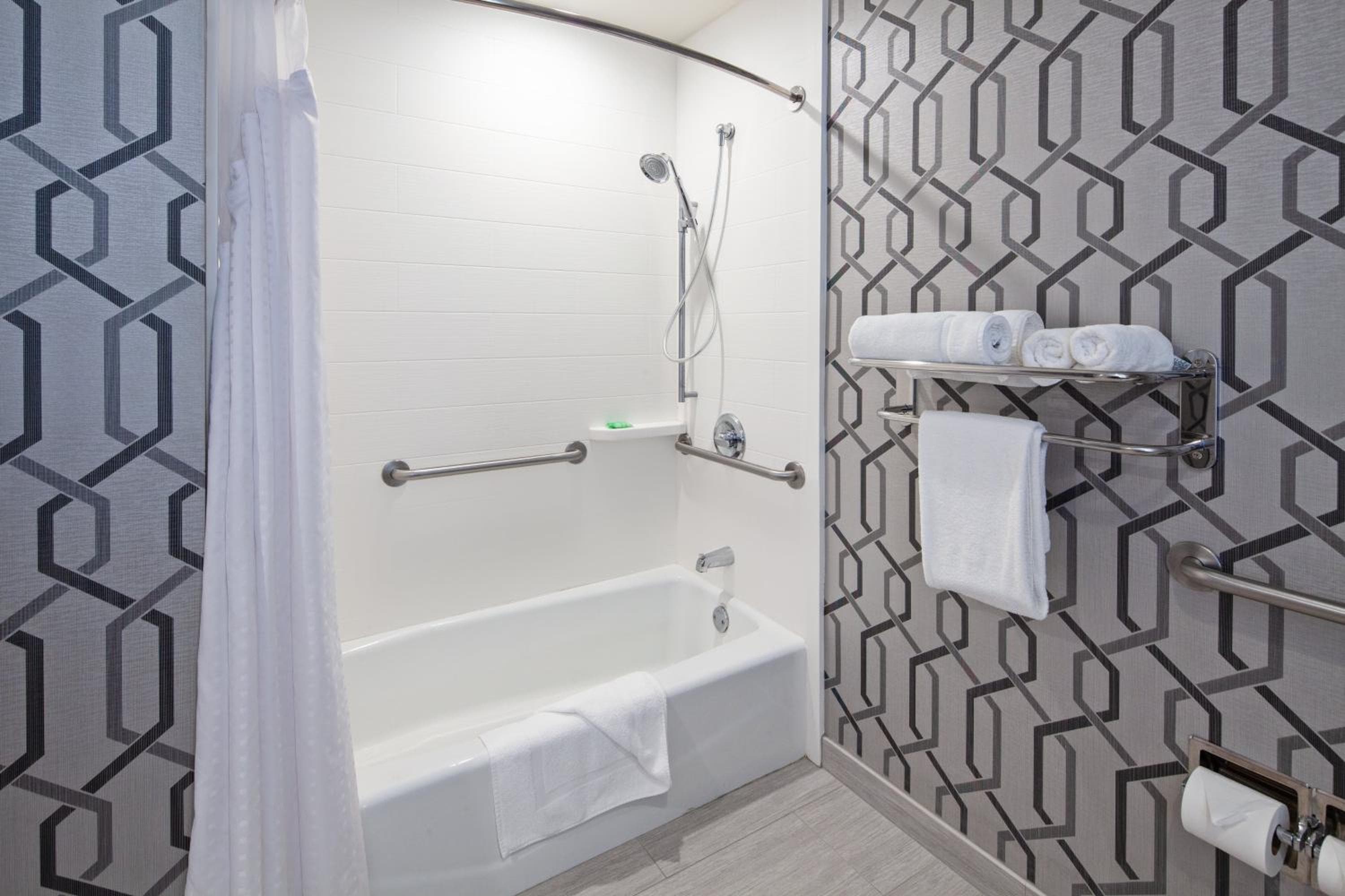 Holiday Inn Express Hollywood Walk of Fame by IHG — 7