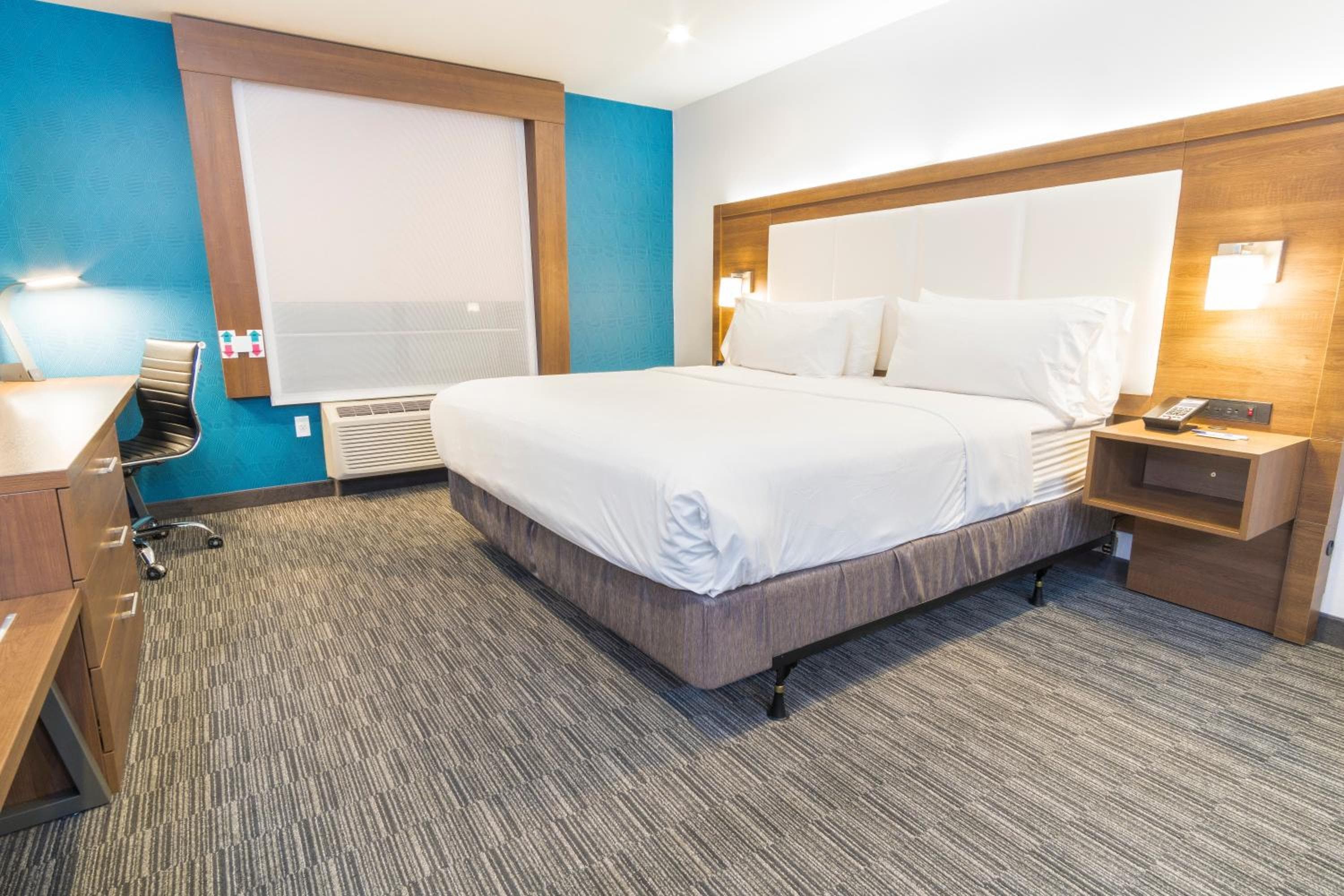 Holiday Inn Express Hollywood Walk of Fame by IHG — 23