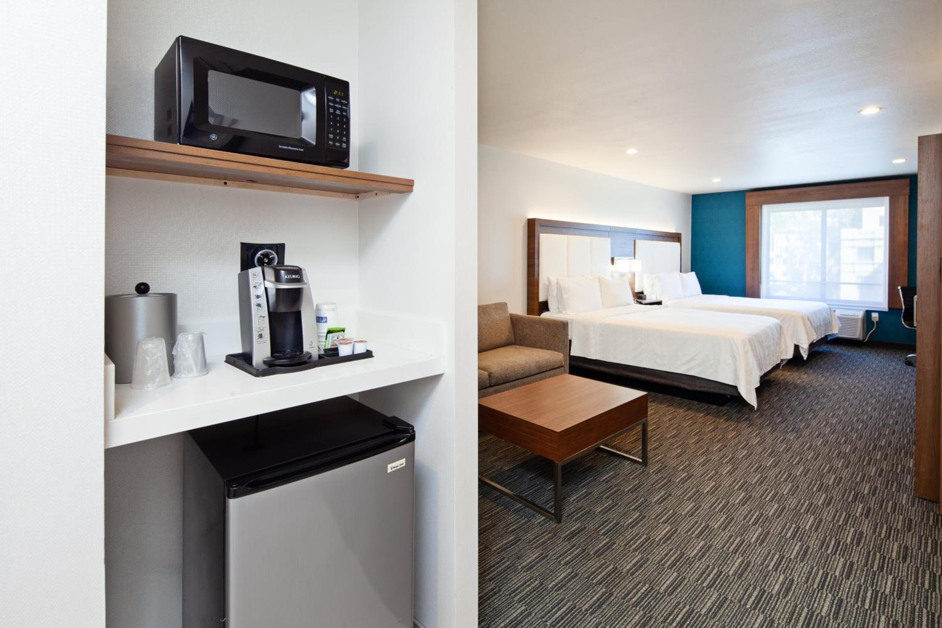 Holiday Inn Express Hollywood Walk of Fame by IHG — 15