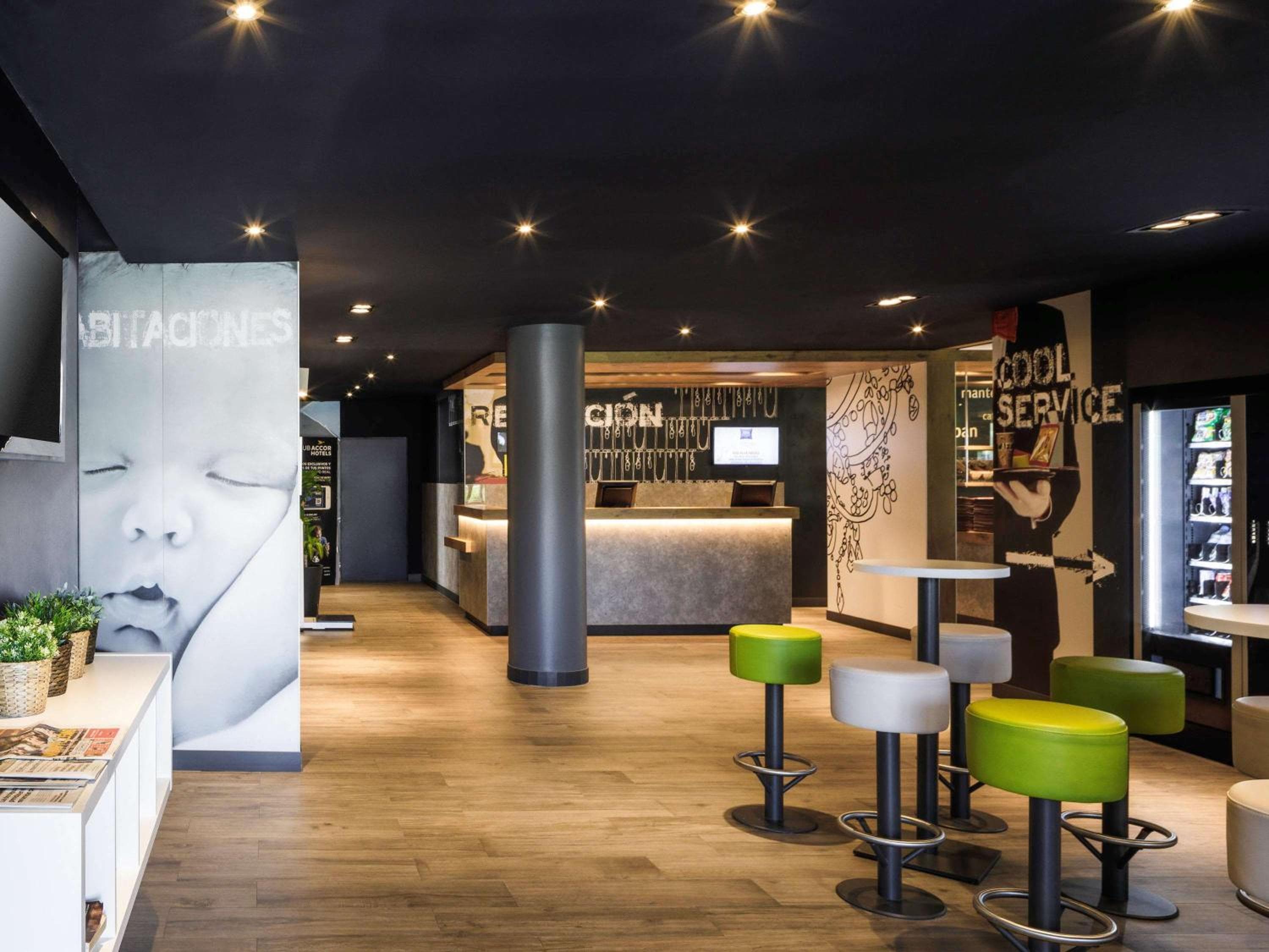 Ibis Budget Málaga Aeropuerto Avenida de Velazquez — 8