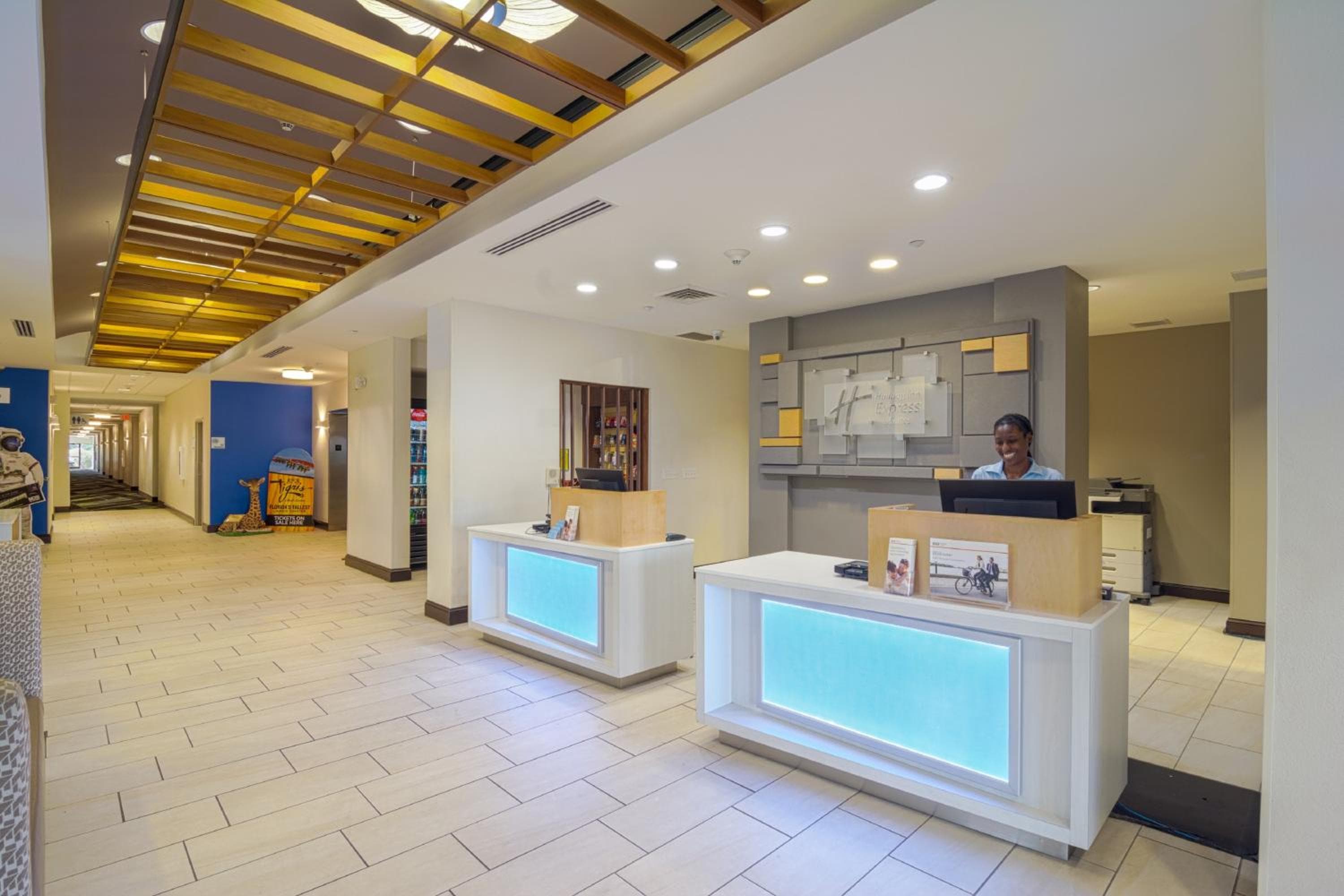 Holiday Inn Express Hotel & Suites Tampa-USF-Busch Gardens by IHG — 18