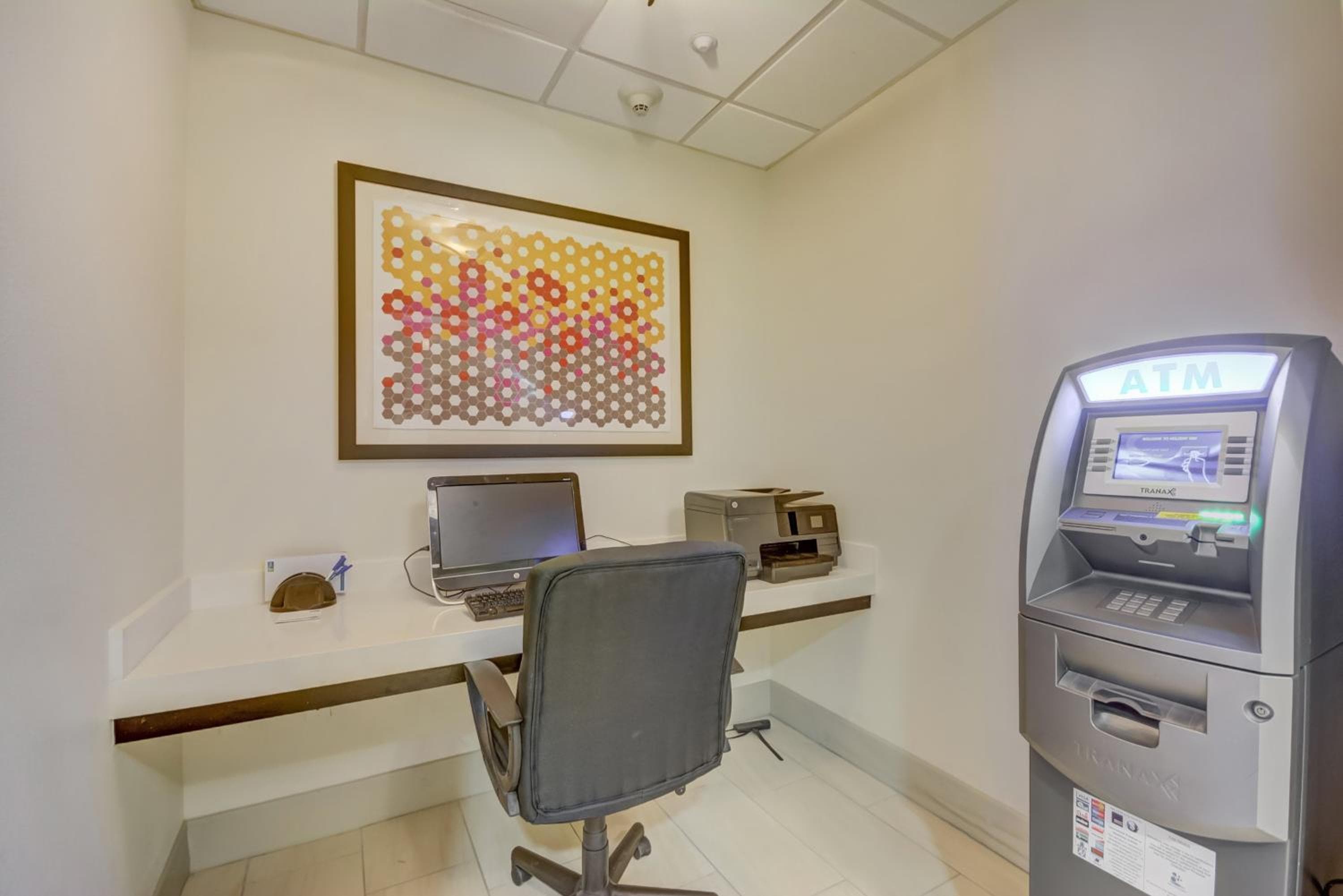 Holiday Inn Express Hotel & Suites Tampa-USF-Busch Gardens by IHG — 19