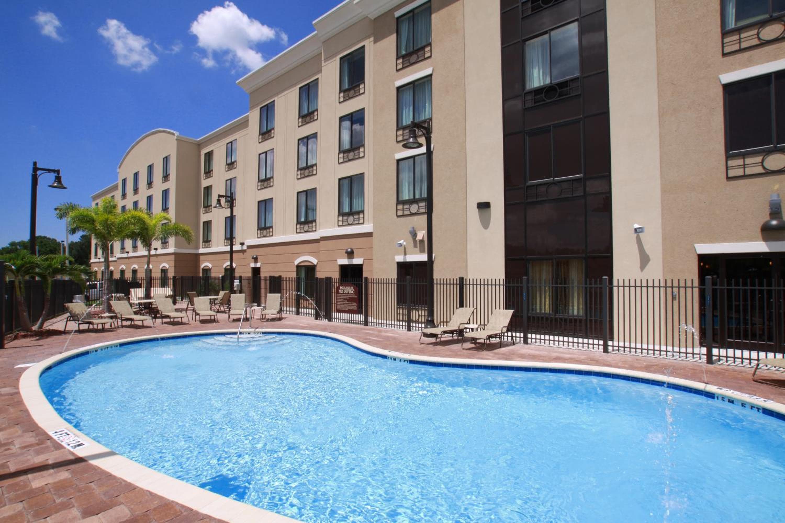 Holiday Inn Express Hotel & Suites Tampa-USF-Busch Gardens by IHG — 13