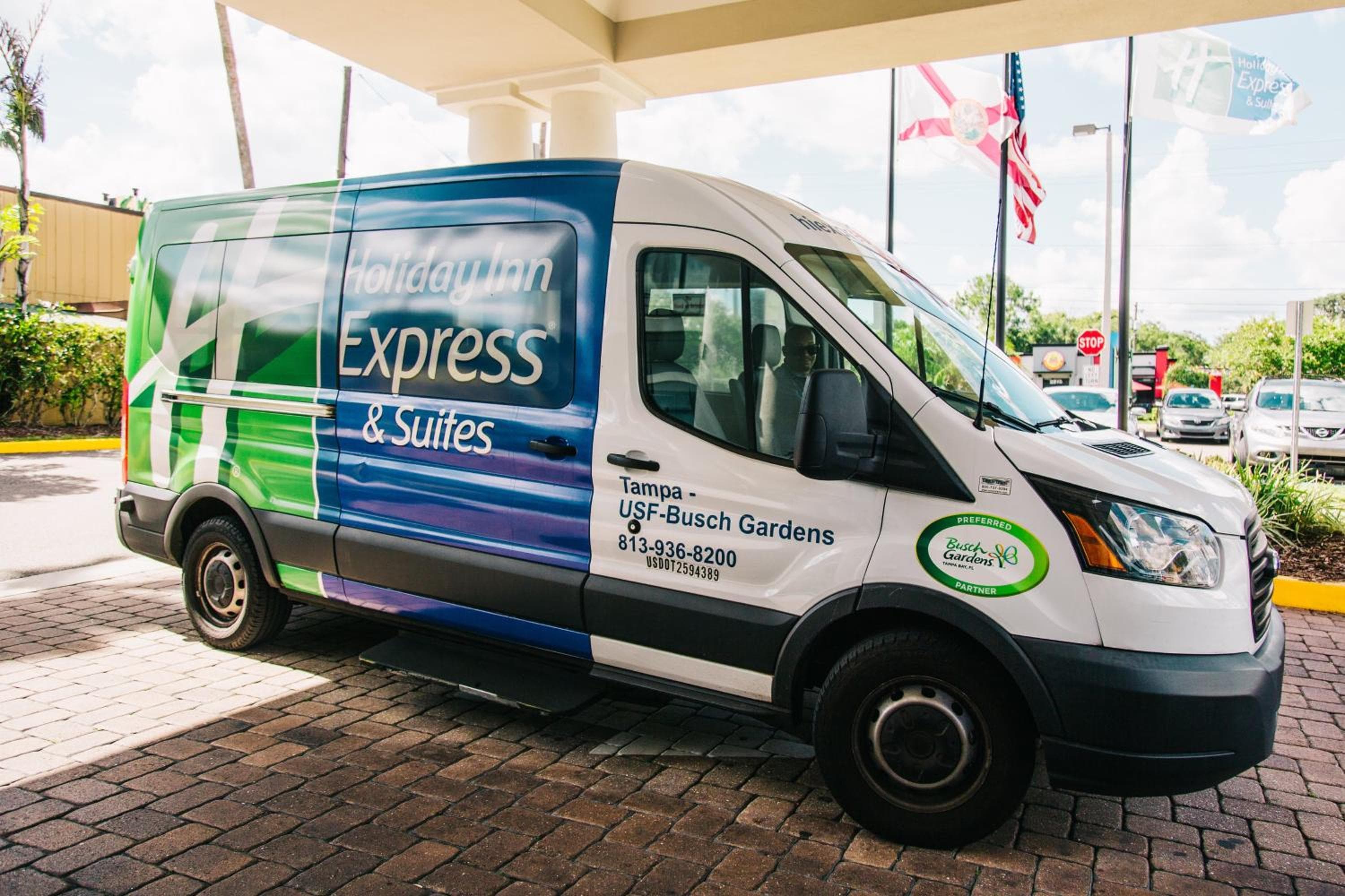 Holiday Inn Express Hotel & Suites Tampa-USF-Busch Gardens by IHG — 2