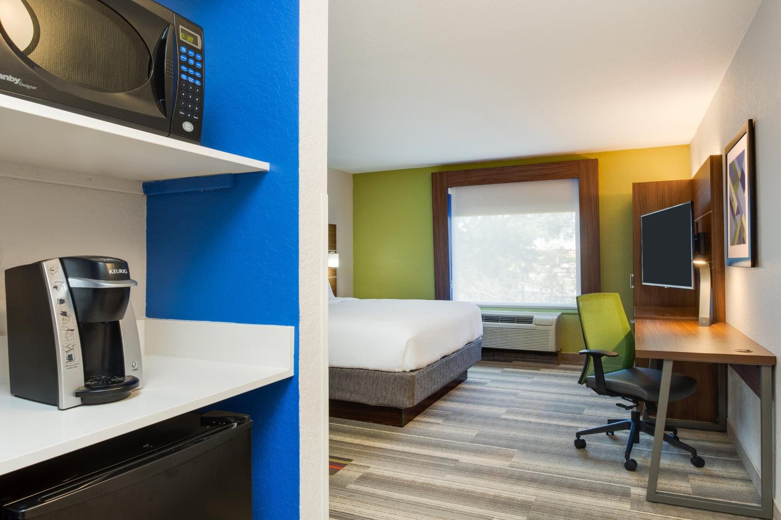 Holiday Inn Express Hotel & Suites Tampa-Fairgrounds-Casino by IHG — 12