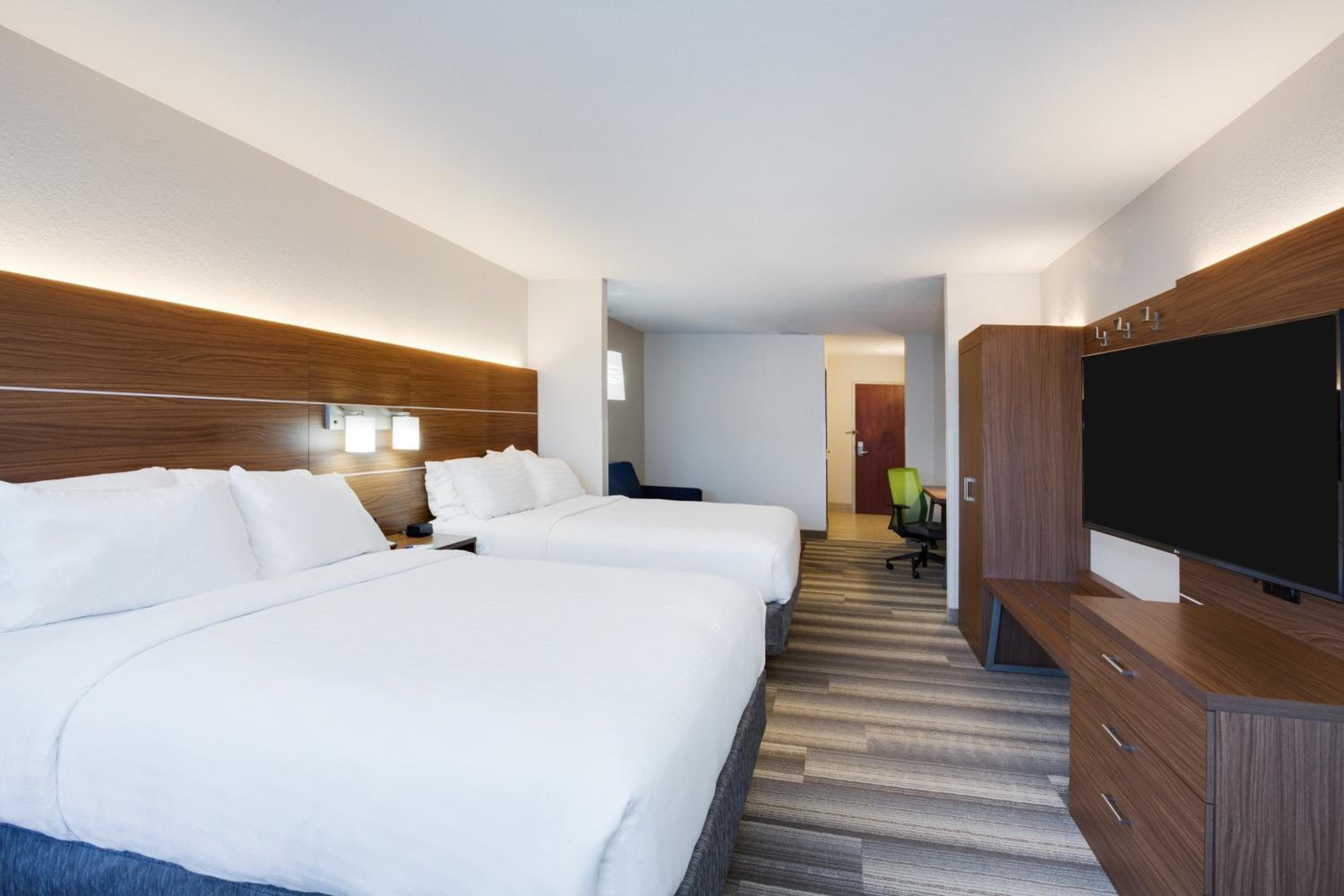 Holiday Inn Express Hotel & Suites Tampa-Fairgrounds-Casino by IHG — 23