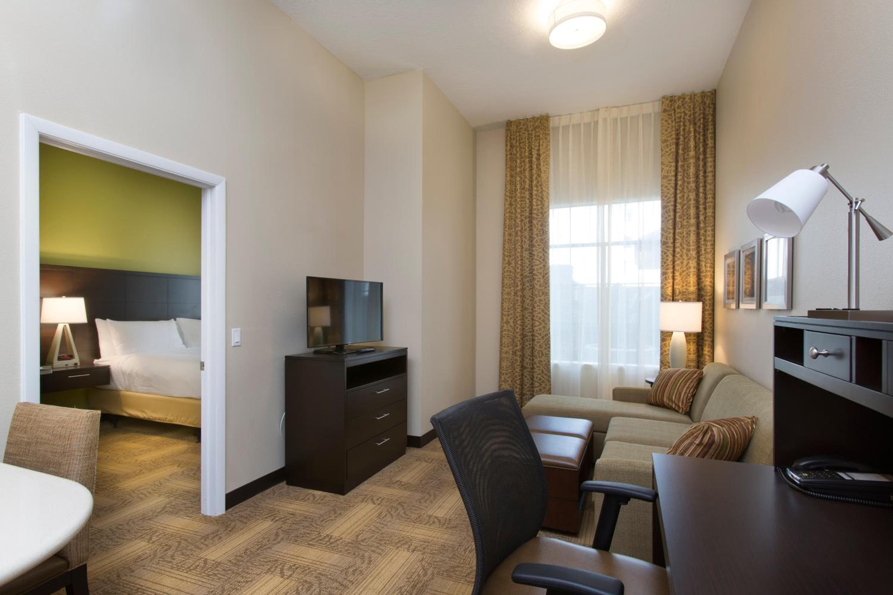 Staybridge Suites Orlando at SeaWorld by IHG - Free Breakfast & Shuttle to SeaWorld Parks — 26