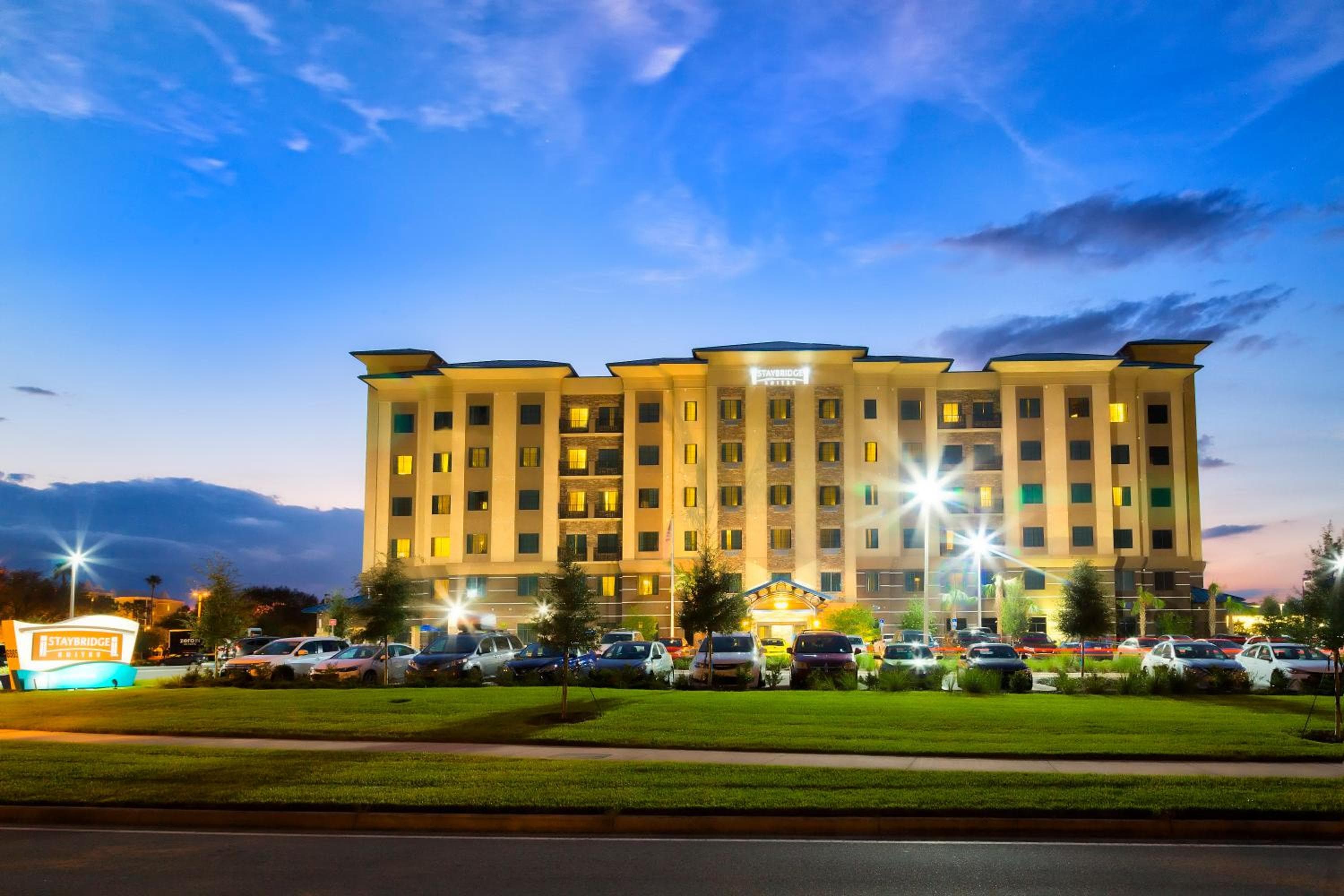 Staybridge Suites Orlando at SeaWorld by IHG - Free Breakfast & Shuttle to SeaWorld Parks — 19