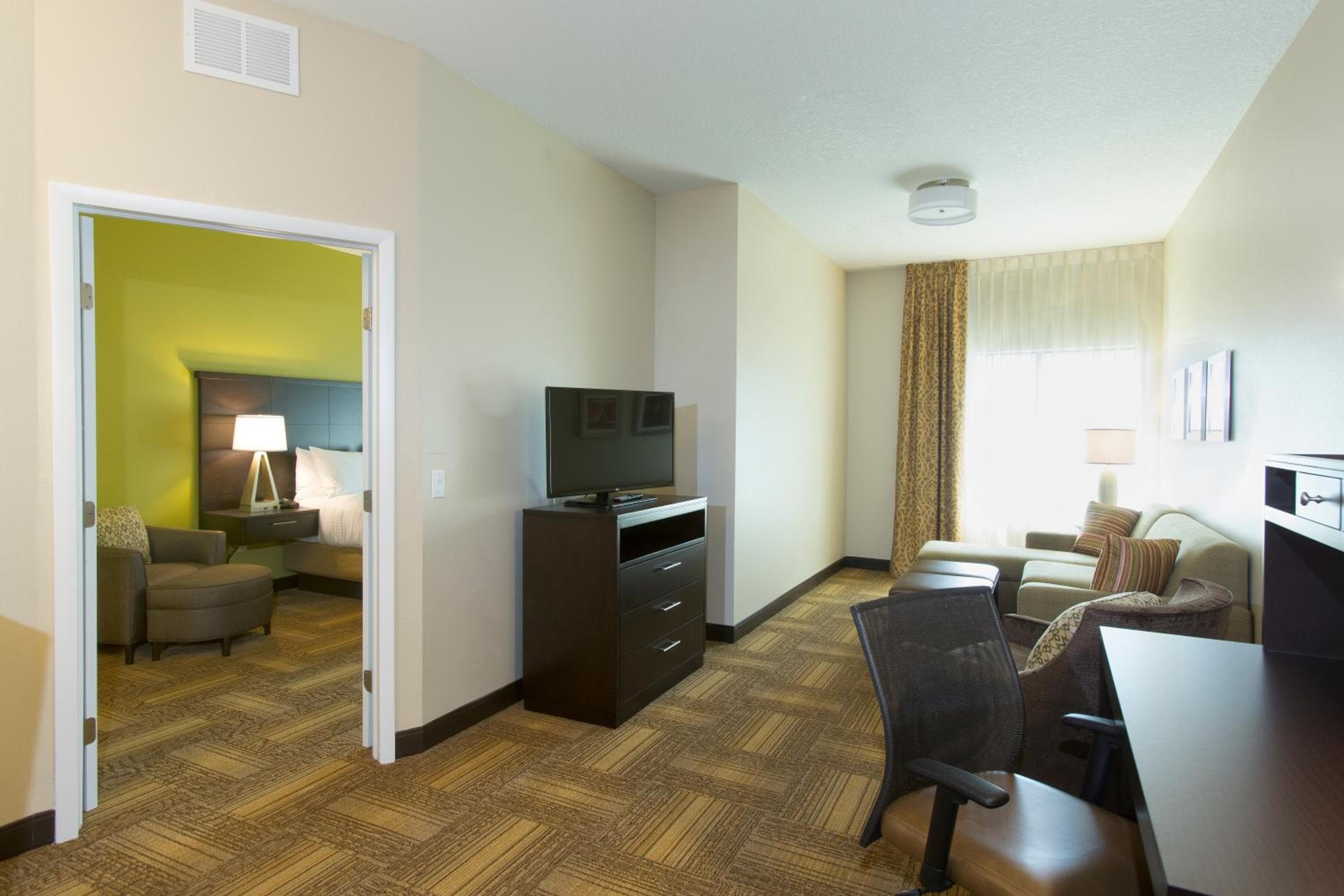 Staybridge Suites Orlando at SeaWorld by IHG - Free Breakfast & Shuttle to SeaWorld Parks — 25