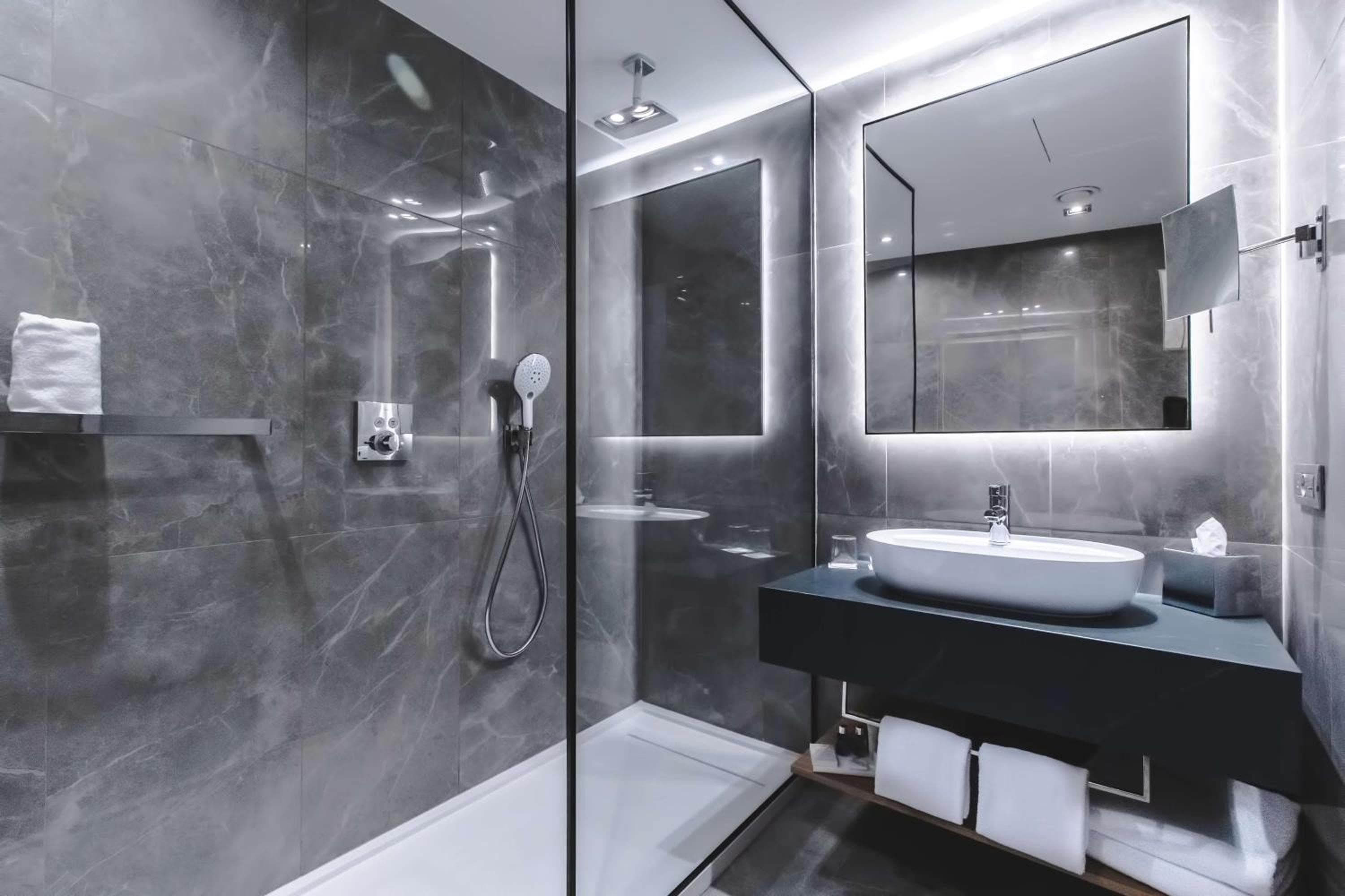 Radisson Blu Hotel, Madrid Prado — 18