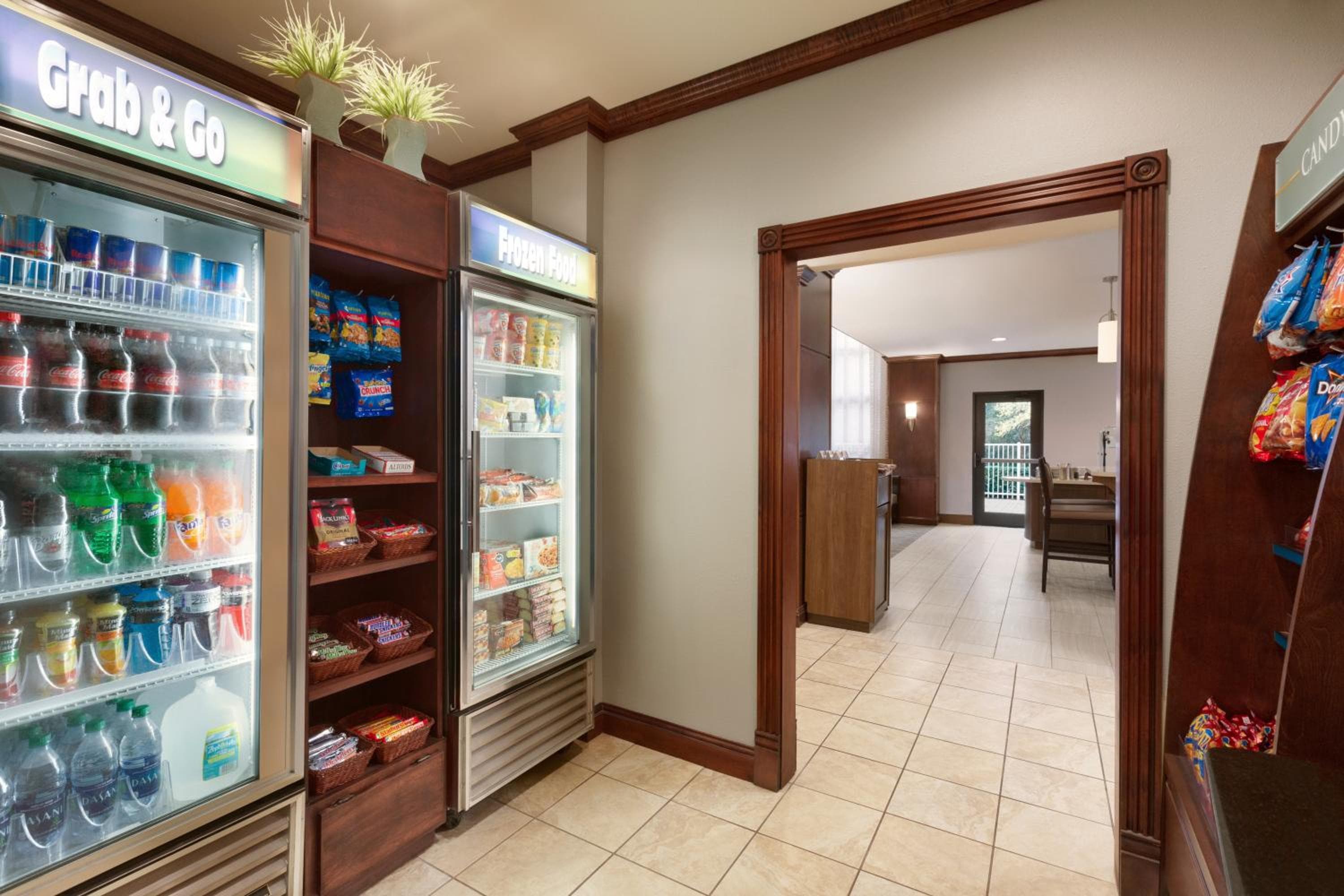 Staybridge Suites Tampa East- Brandon by IHG — 2