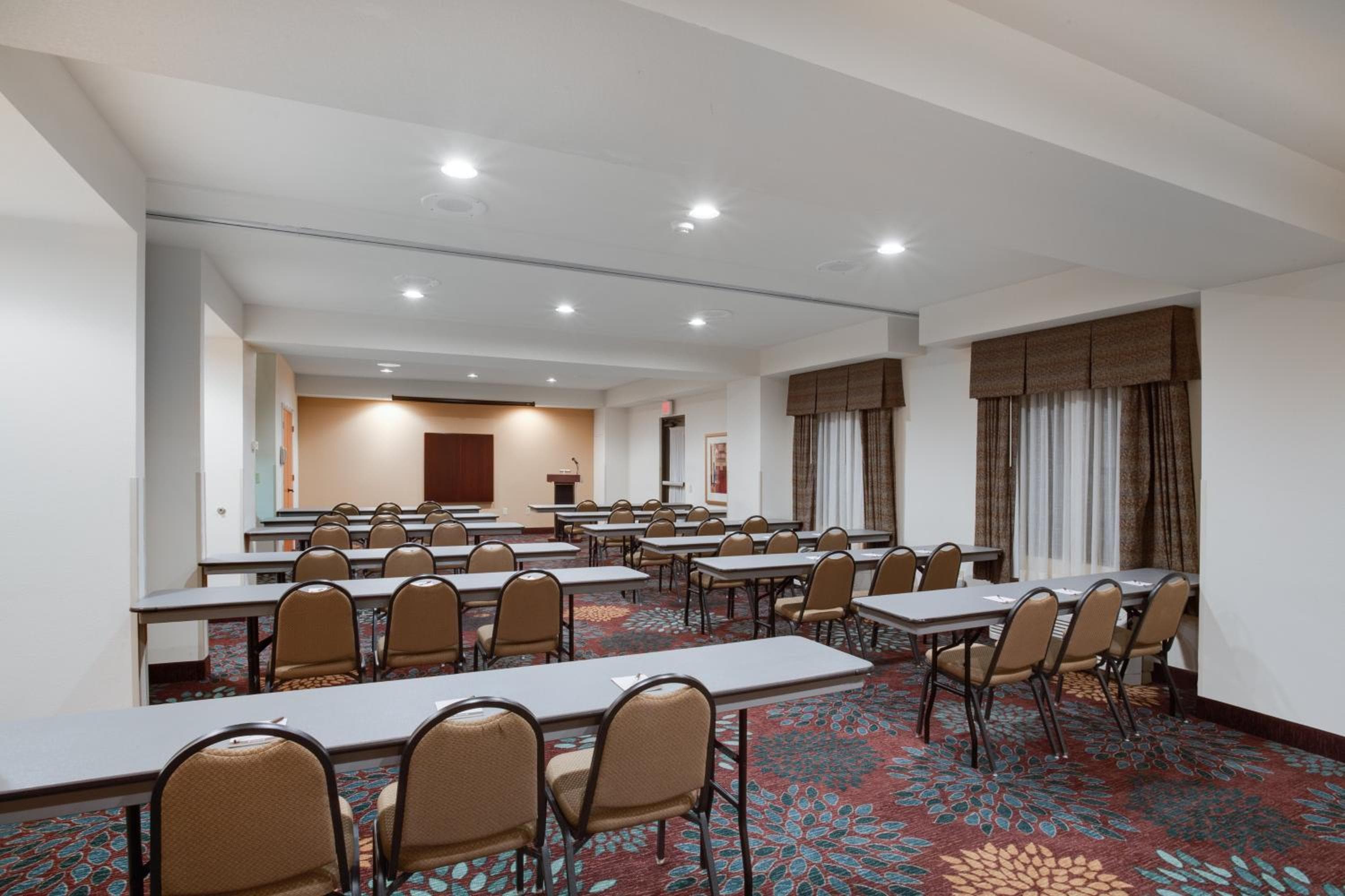 Staybridge Suites Tampa East- Brandon by IHG — 5