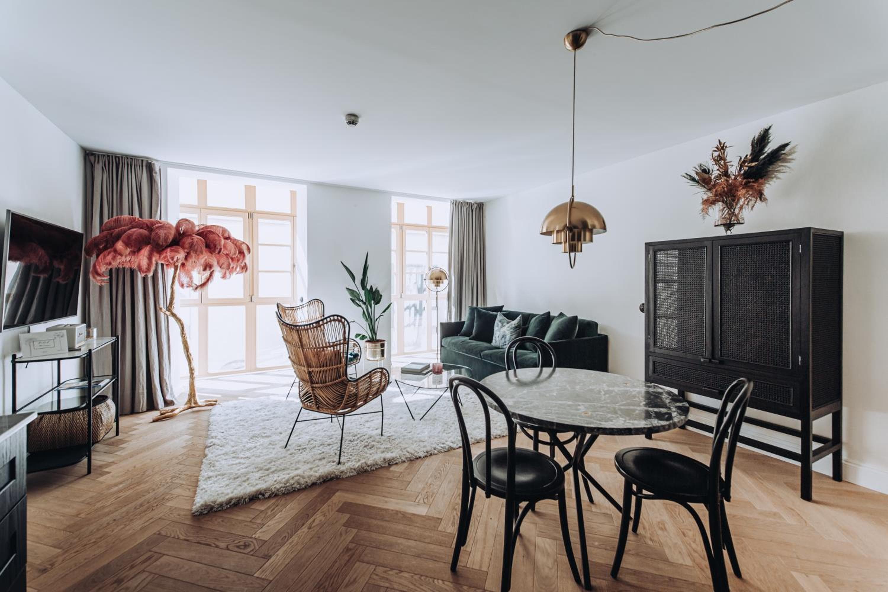 Ocho Suites & Kitchen — 24