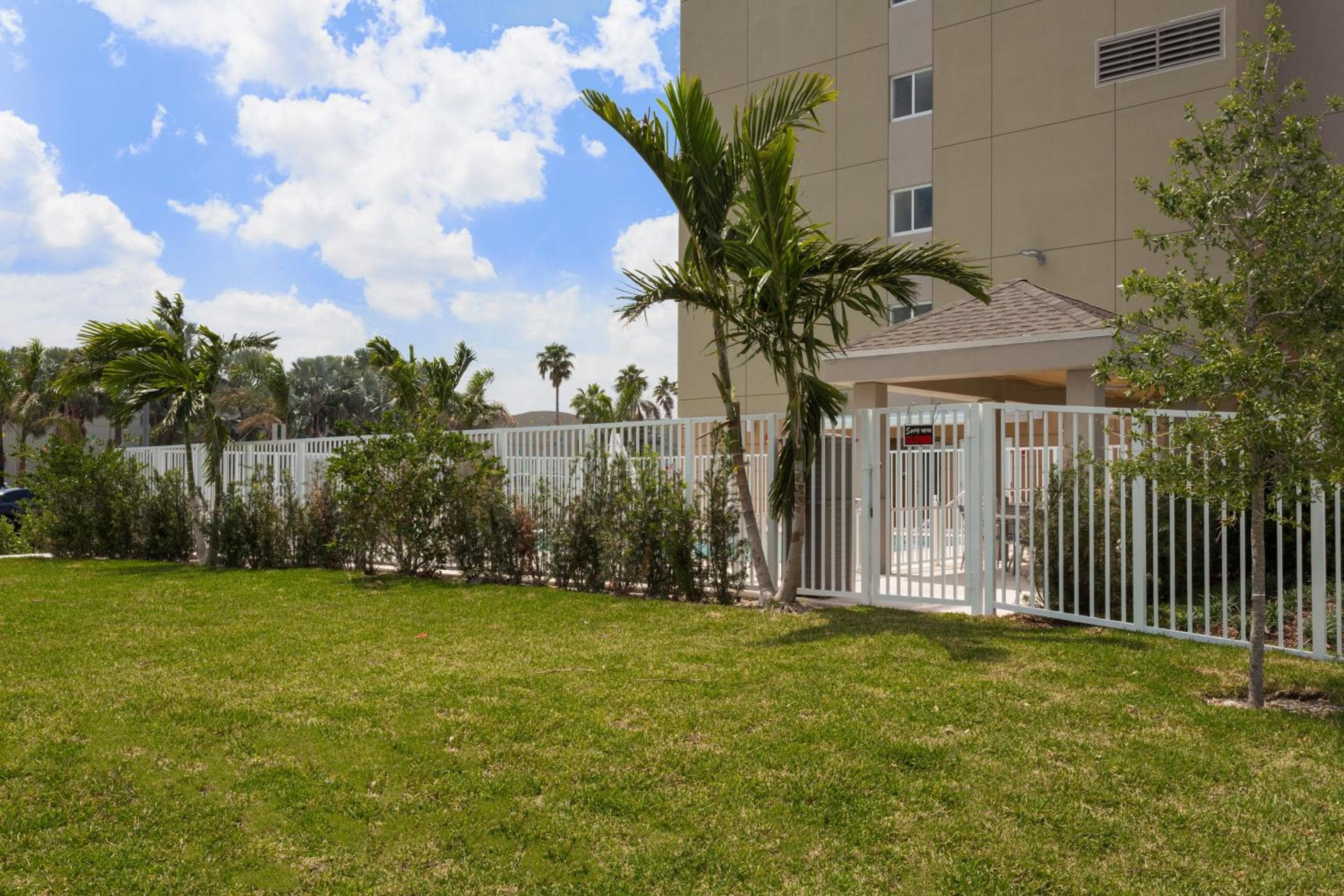 Candlewood Suites Miami Intl Airport - 36th St by IHG — 3