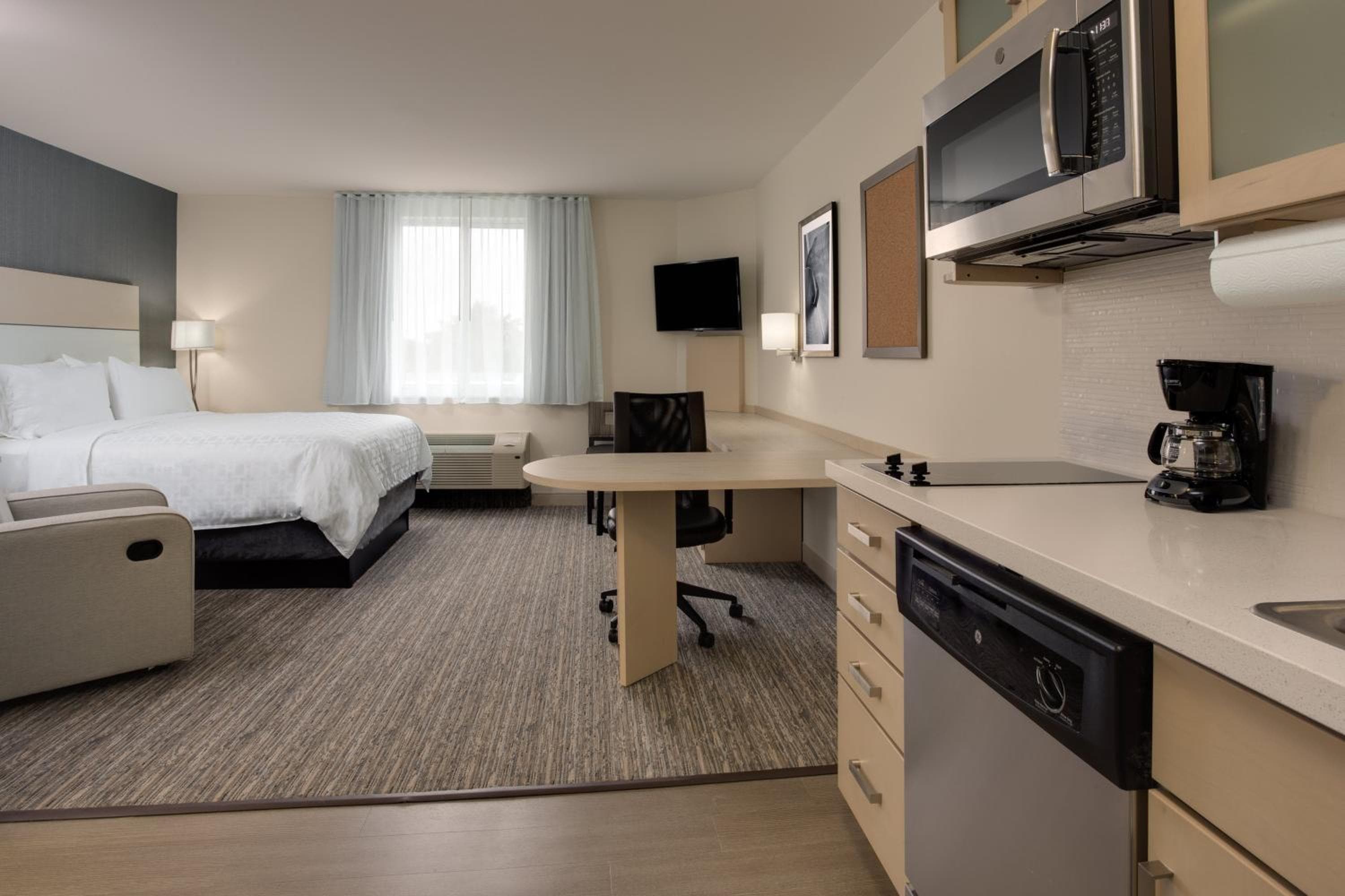 Candlewood Suites Miami Intl Airport - 36th St by IHG — 26