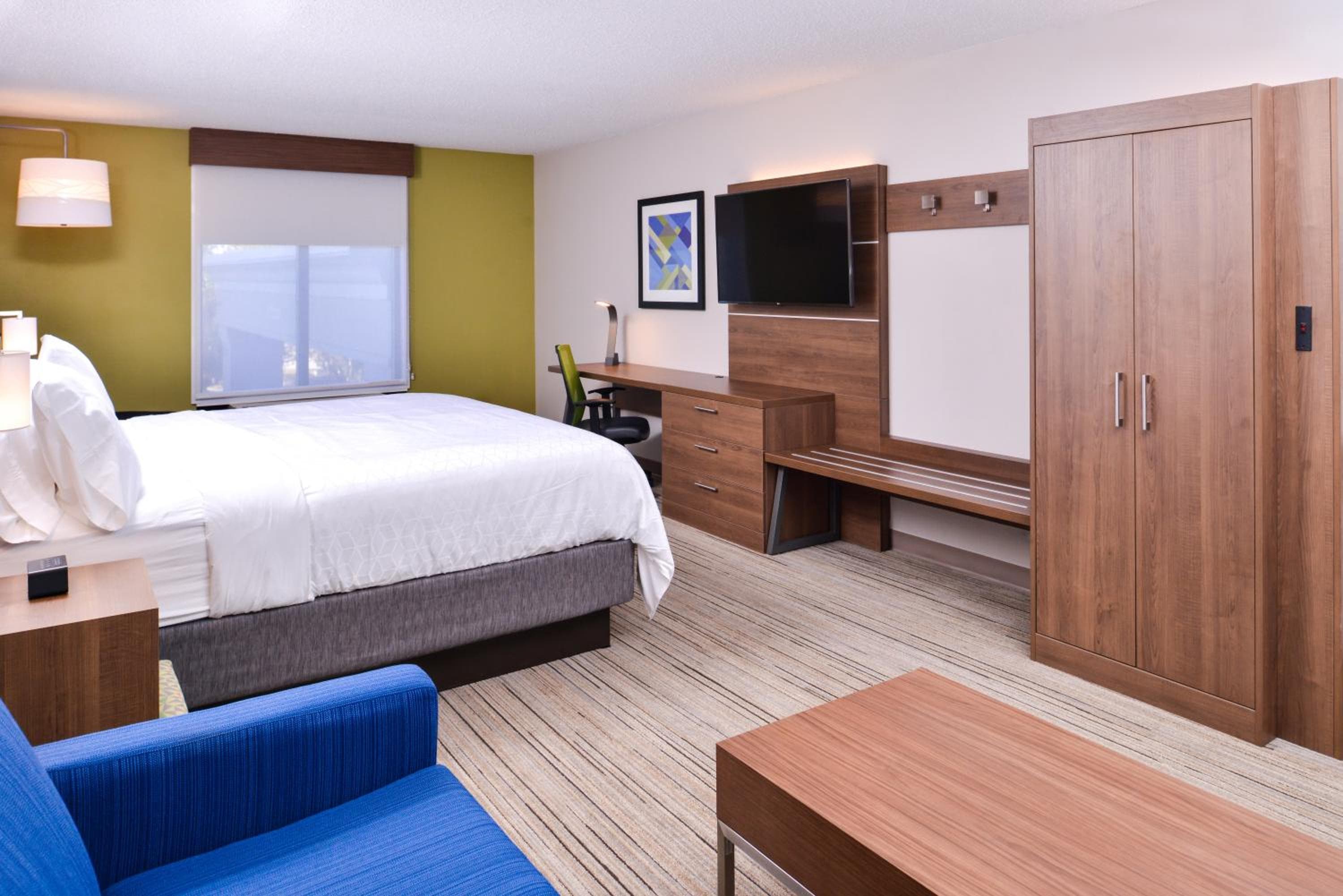 Holiday Inn Express Hotel & Suites Tampa-Anderson Road-Veterans Exp by IHG — 2
