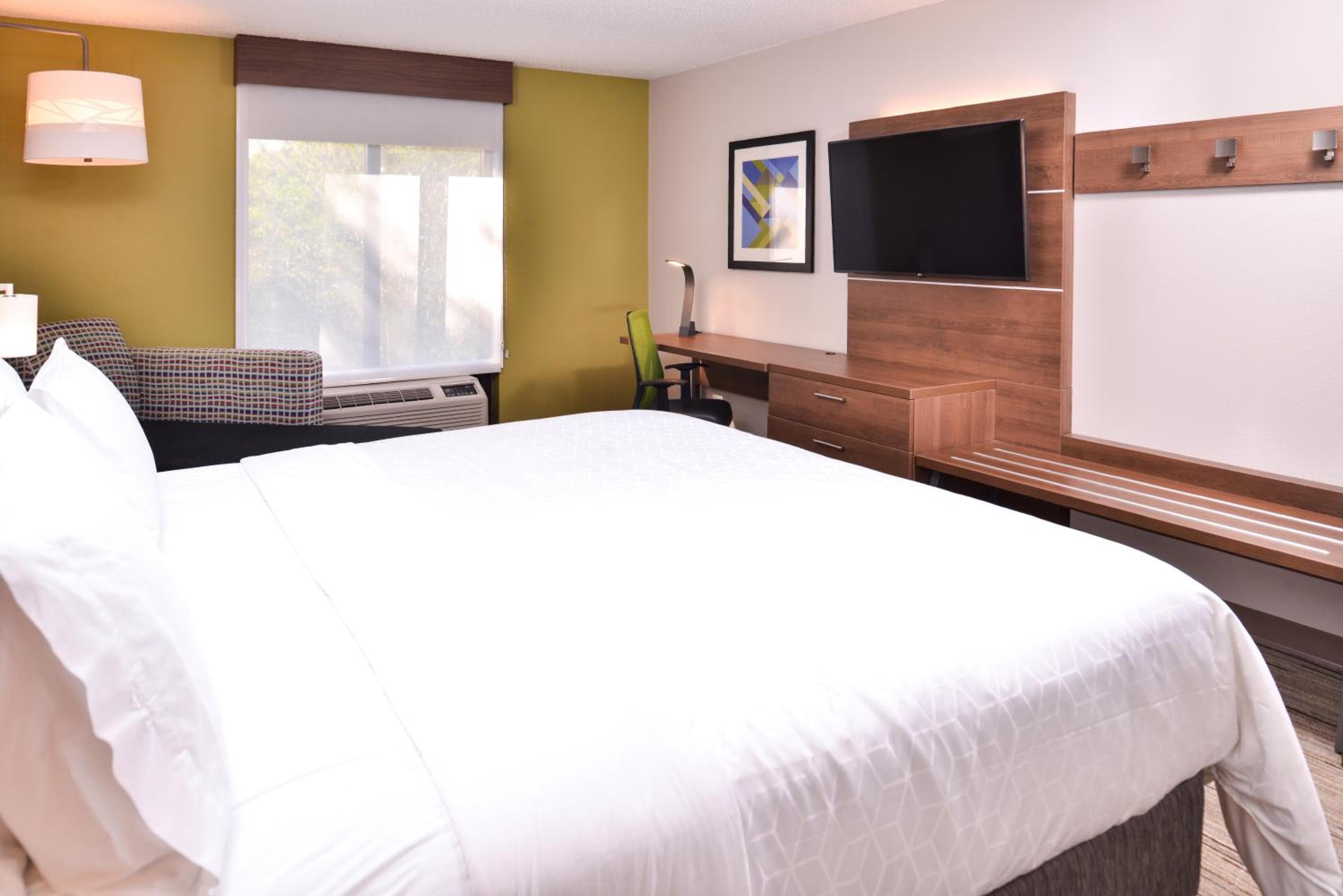 Holiday Inn Express Hotel & Suites Tampa-Anderson Road-Veterans Exp by IHG — 26