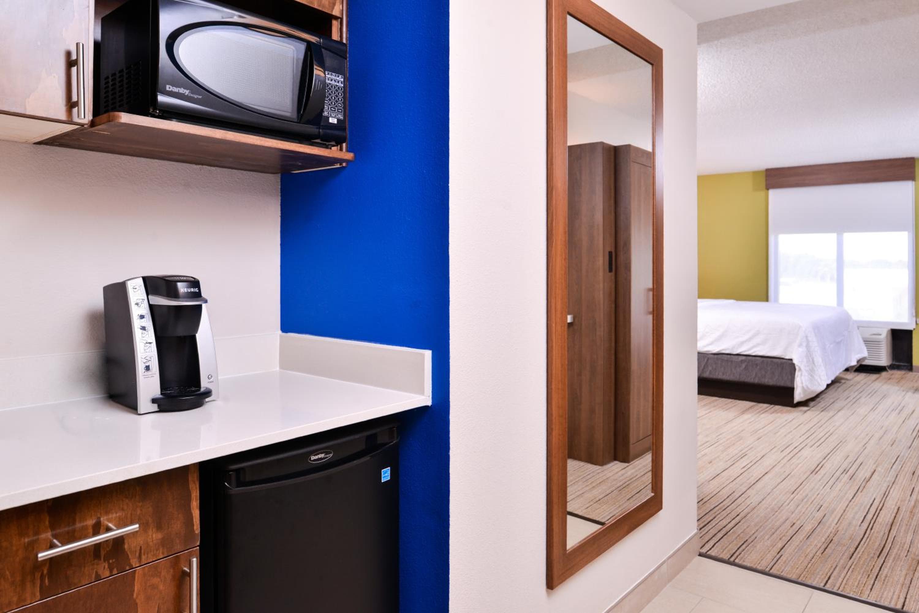 Holiday Inn Express Hotel & Suites Tampa-Anderson Road-Veterans Exp by IHG — 5