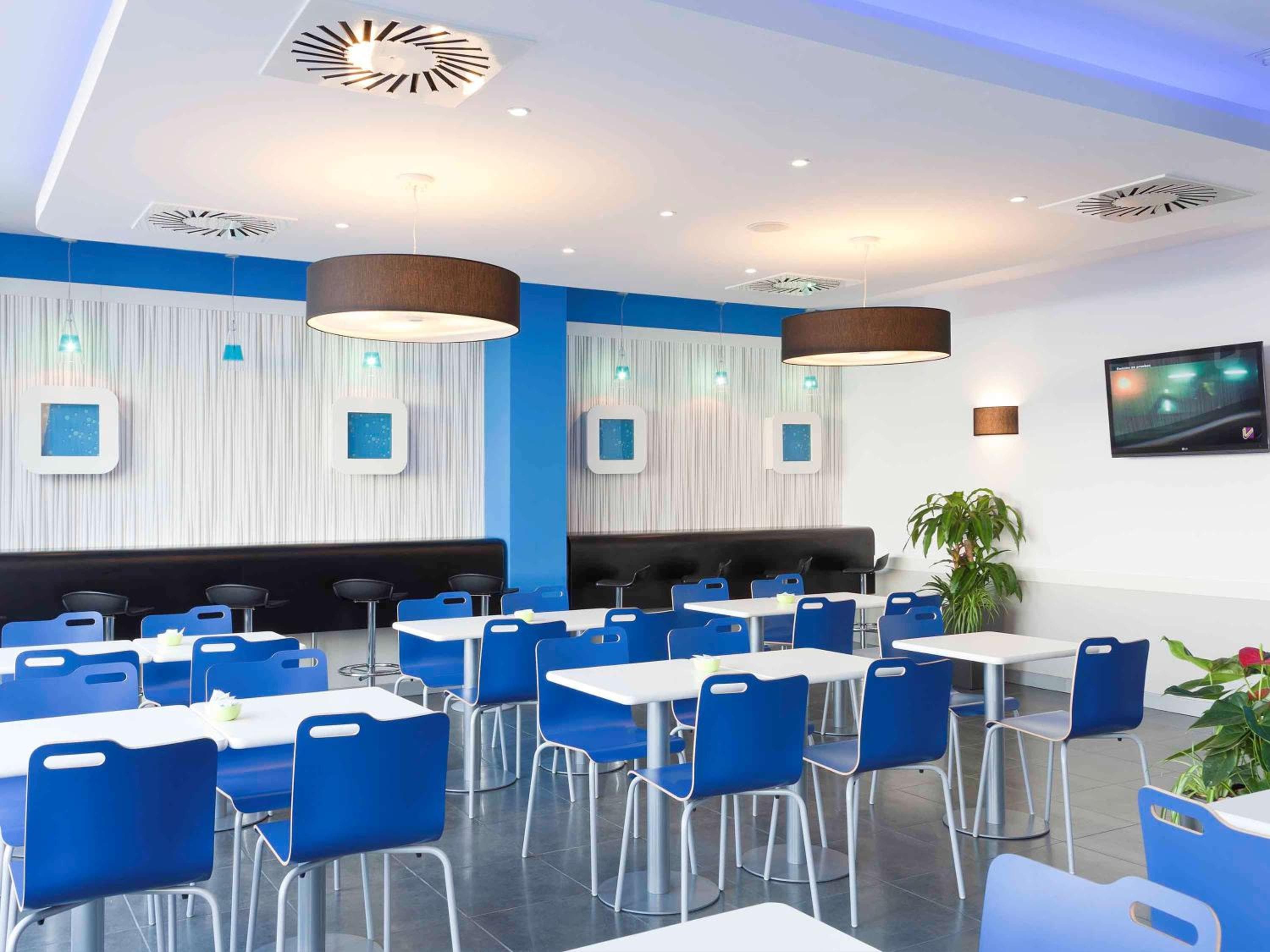 Ibis Budget Málaga Centro — 11