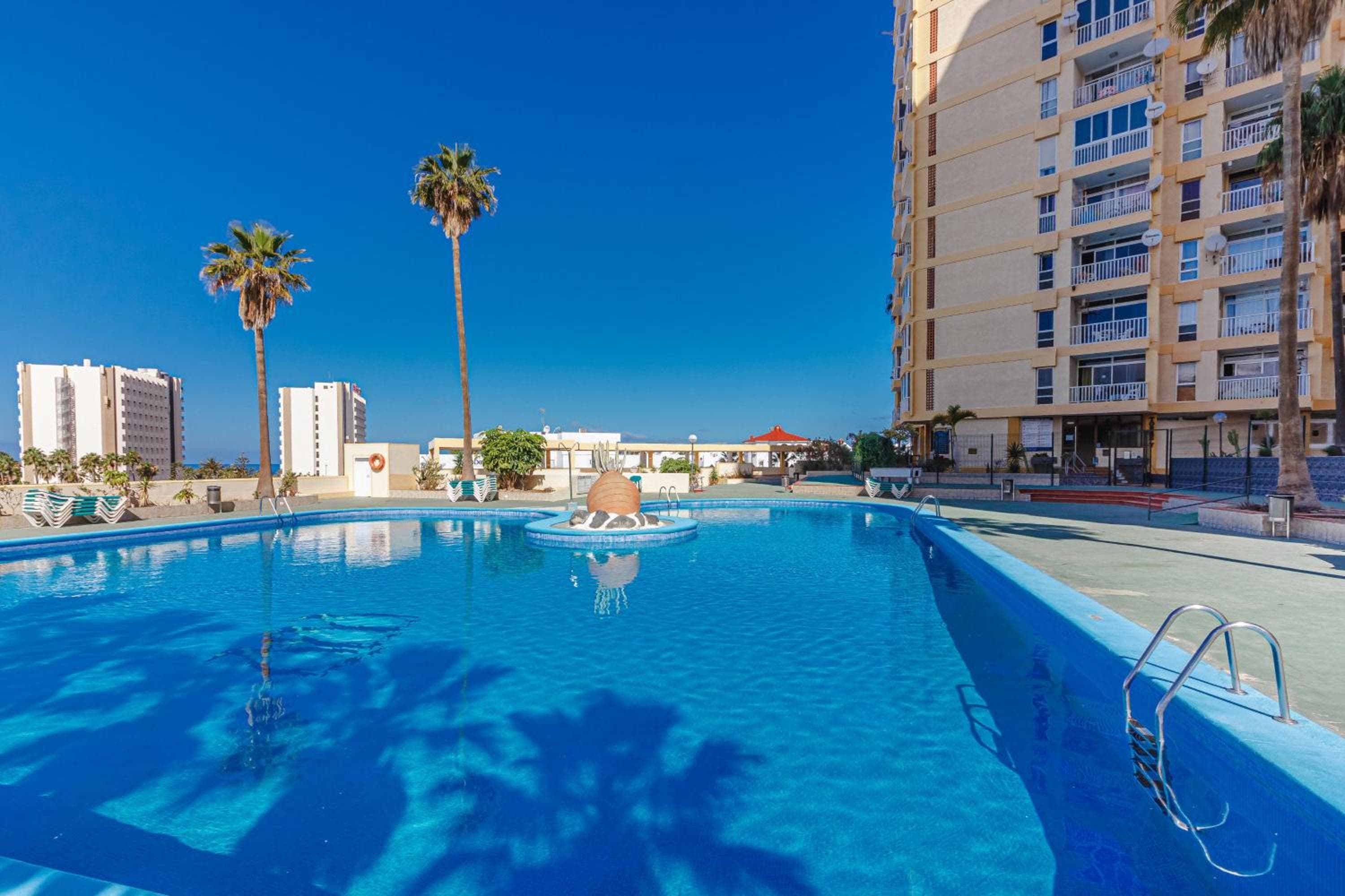 Las Americas Best! Torres de Yomely11 — 2