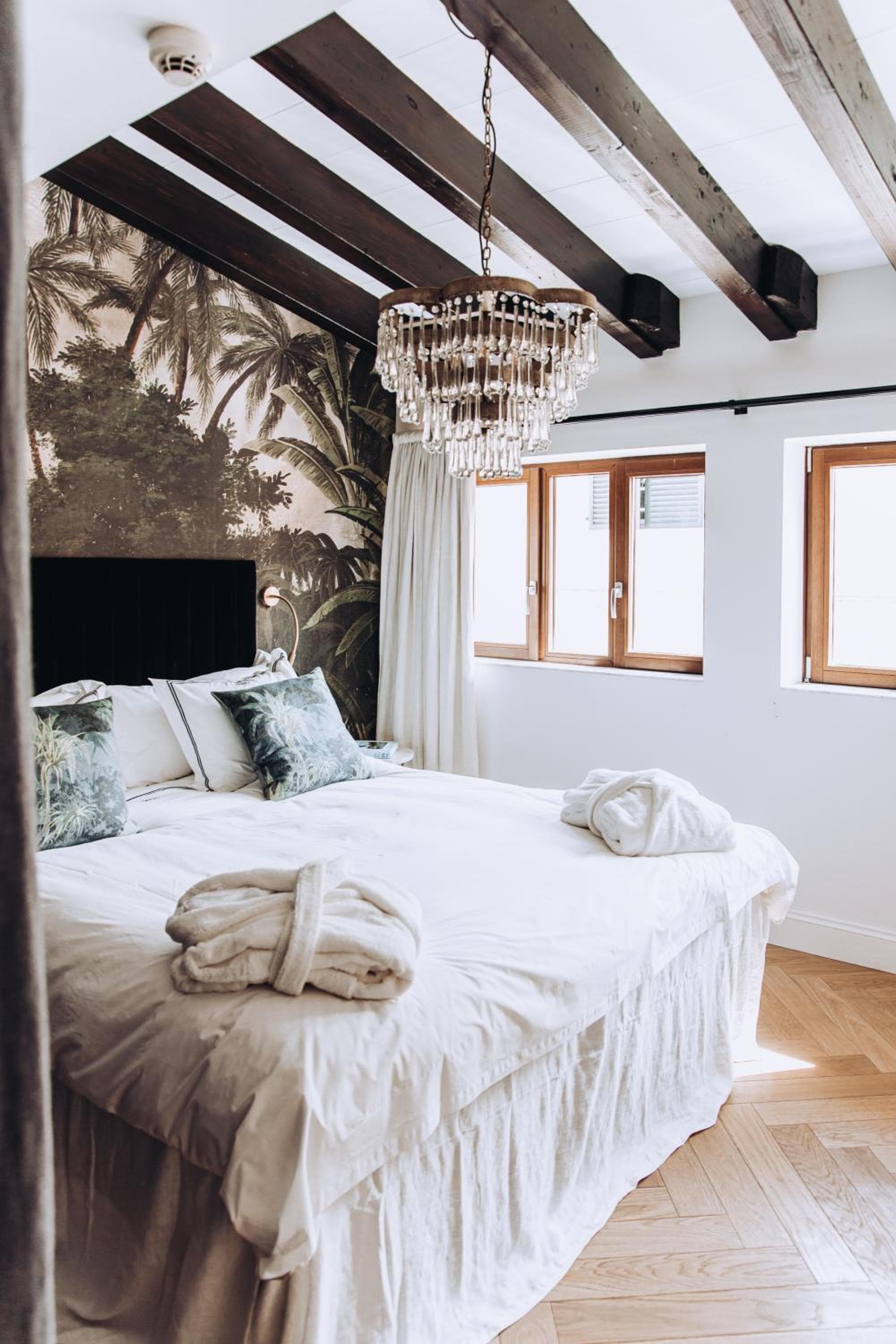 Ocho Suites & Kitchen — 30