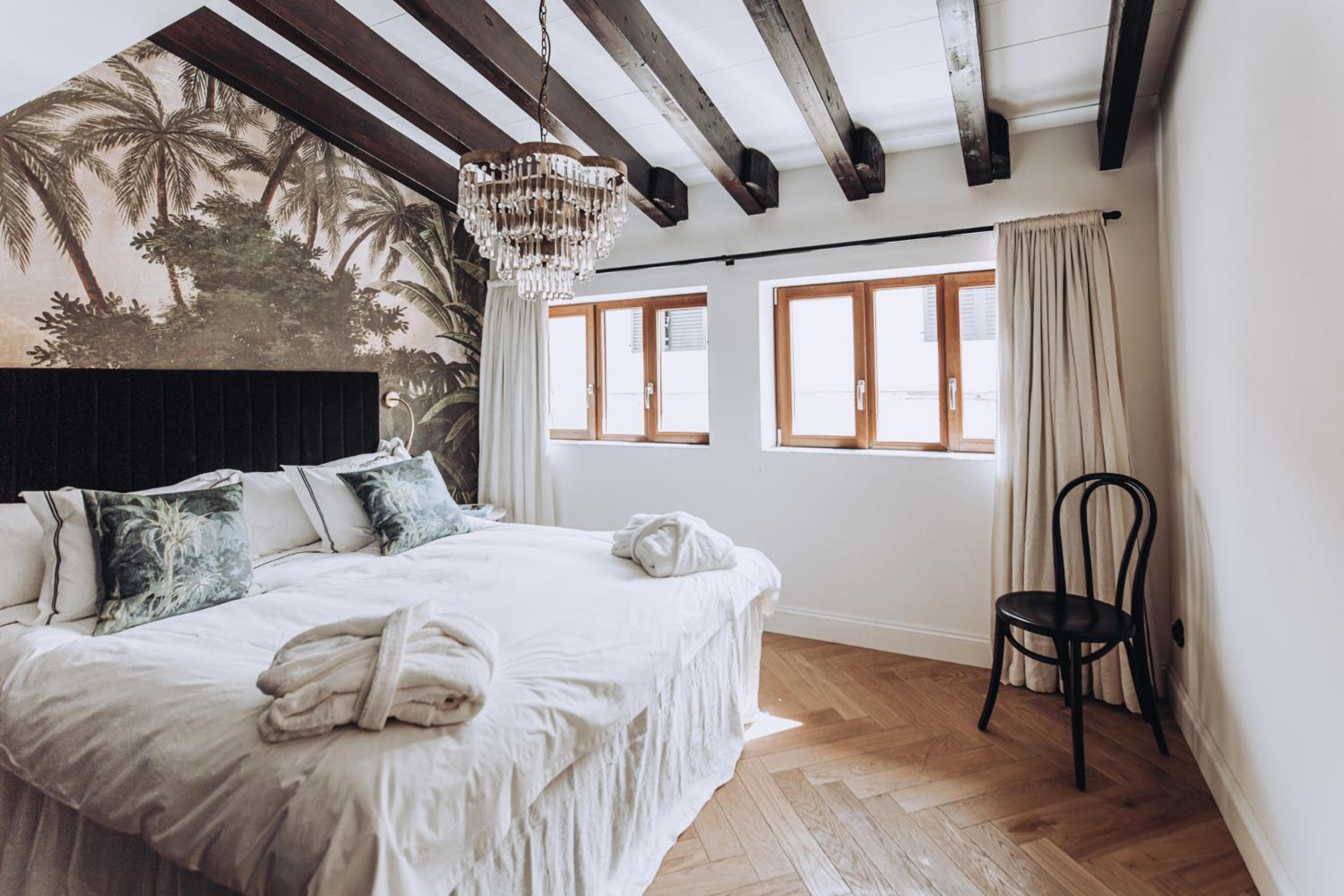 Ocho Suites & Kitchen — 25