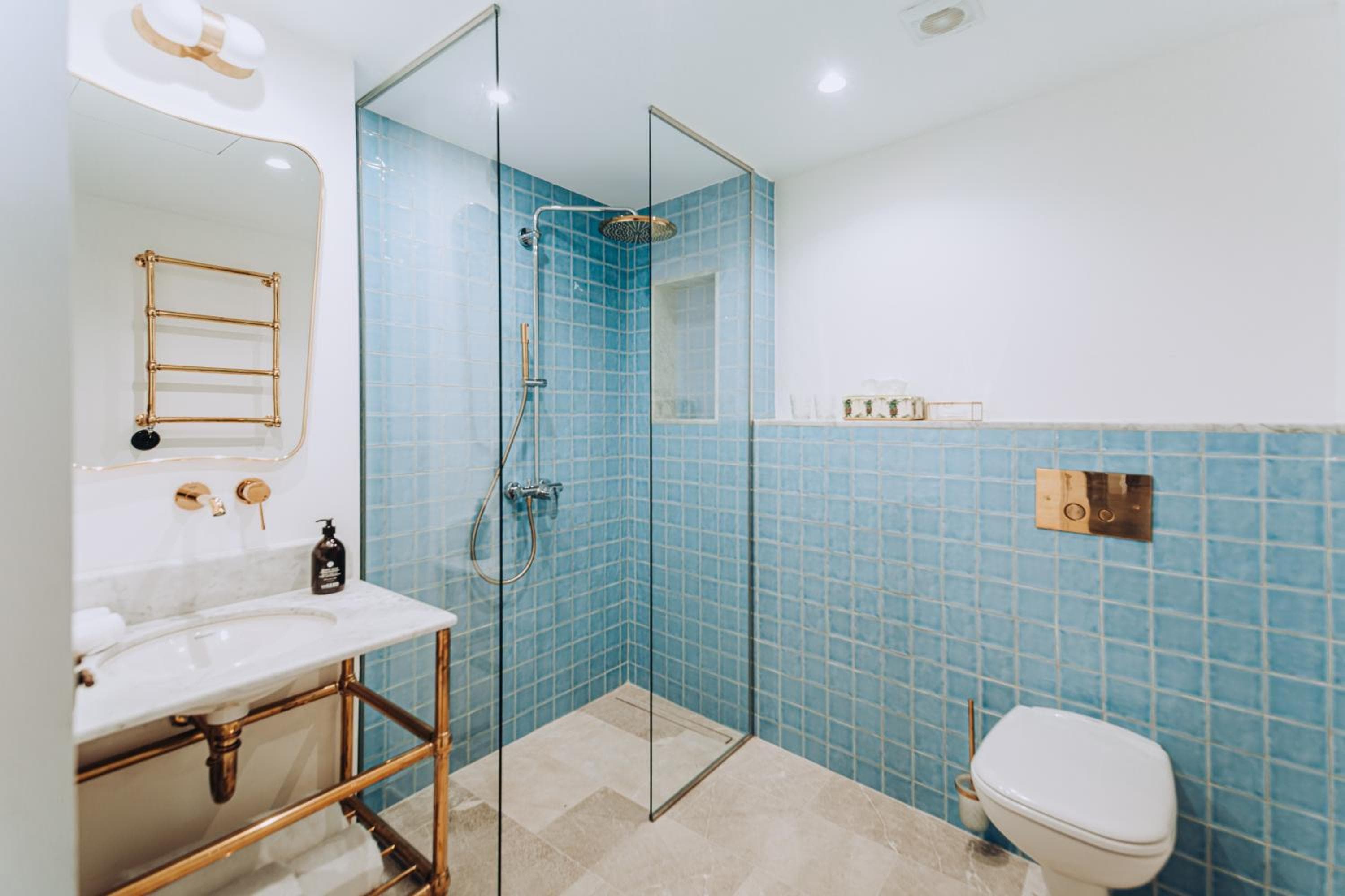 Ocho Suites & Kitchen — 14