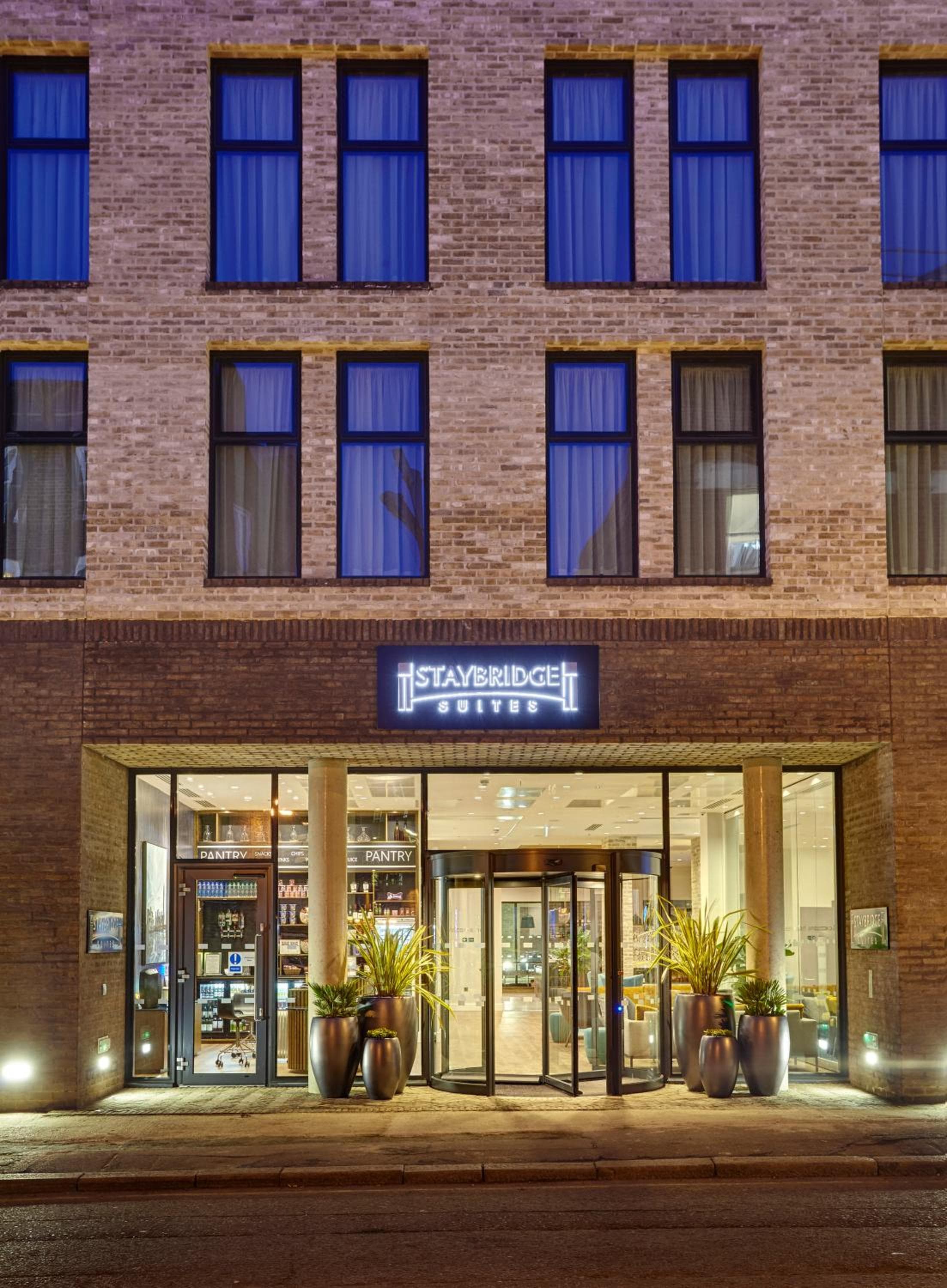 Staybridge Suites Londres-Vauxhall, an IHG Hotel — 1
