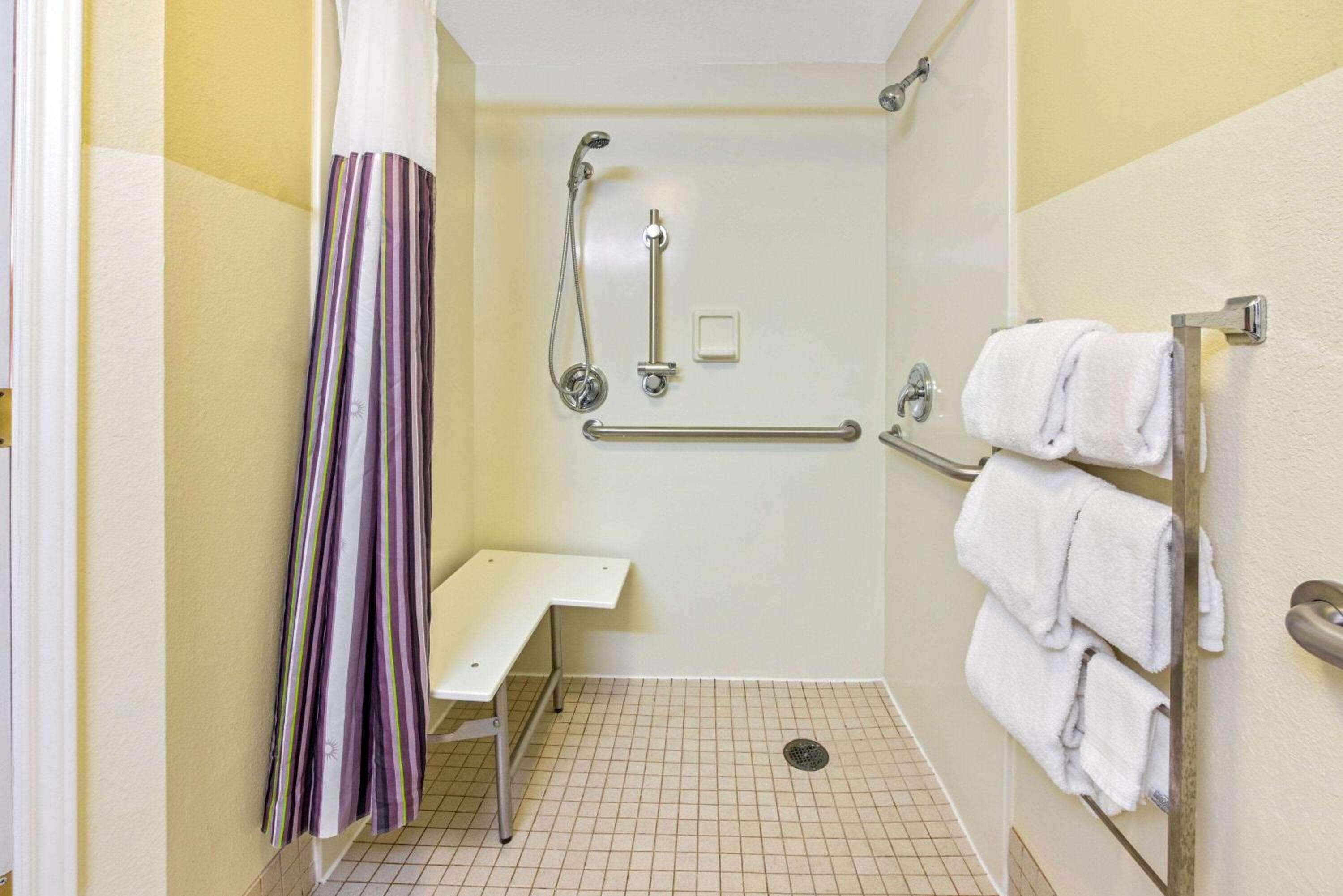 La Quinta by Wyndham USF (cerca de Busch Gardens) — 19