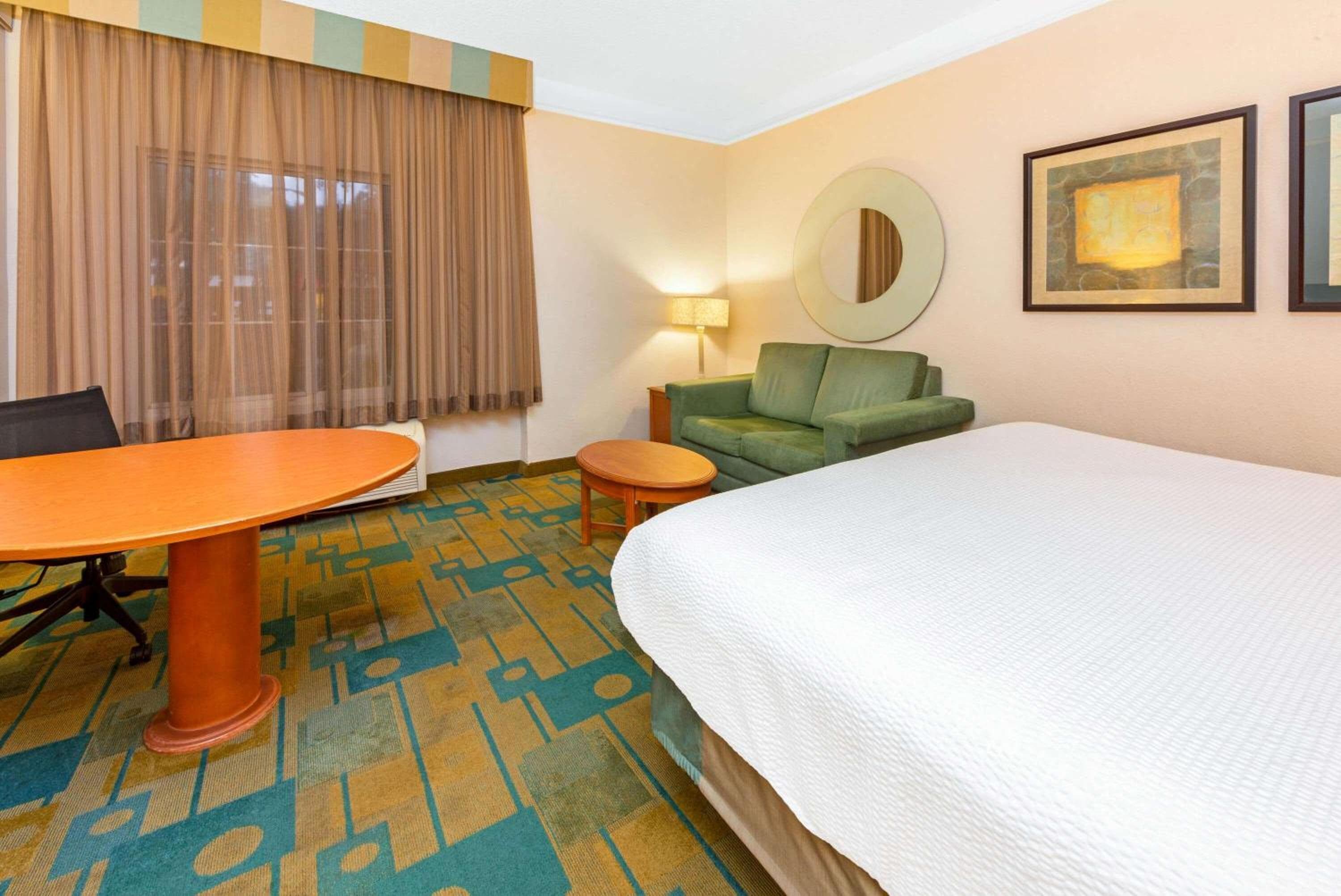 La Quinta by Wyndham USF (cerca de Busch Gardens) — 25
