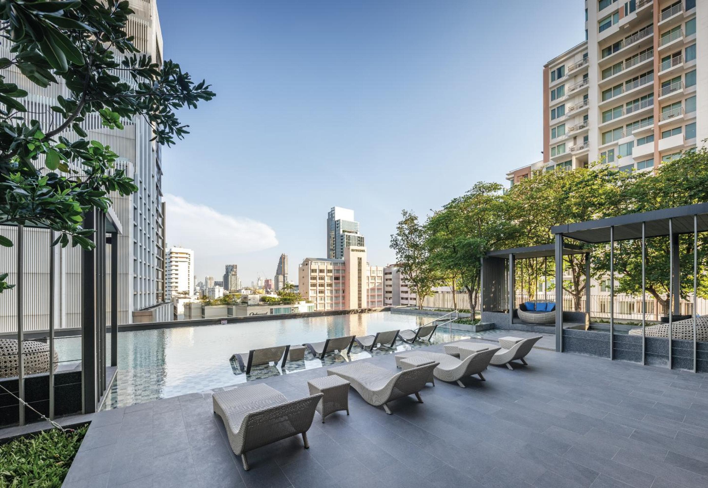 Oakwood Suites Bangkok — 16