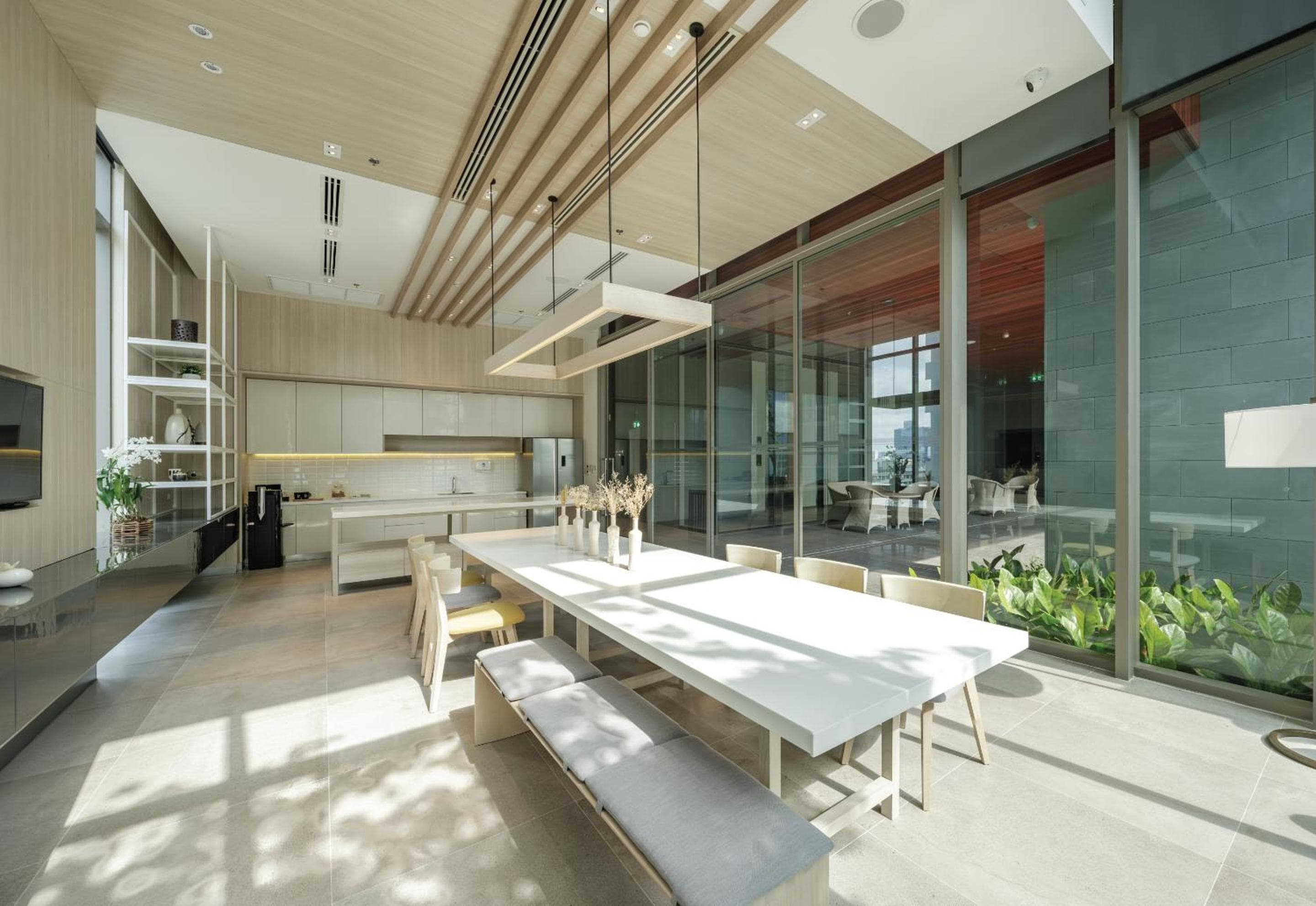 Oakwood Suites Bangkok — 10