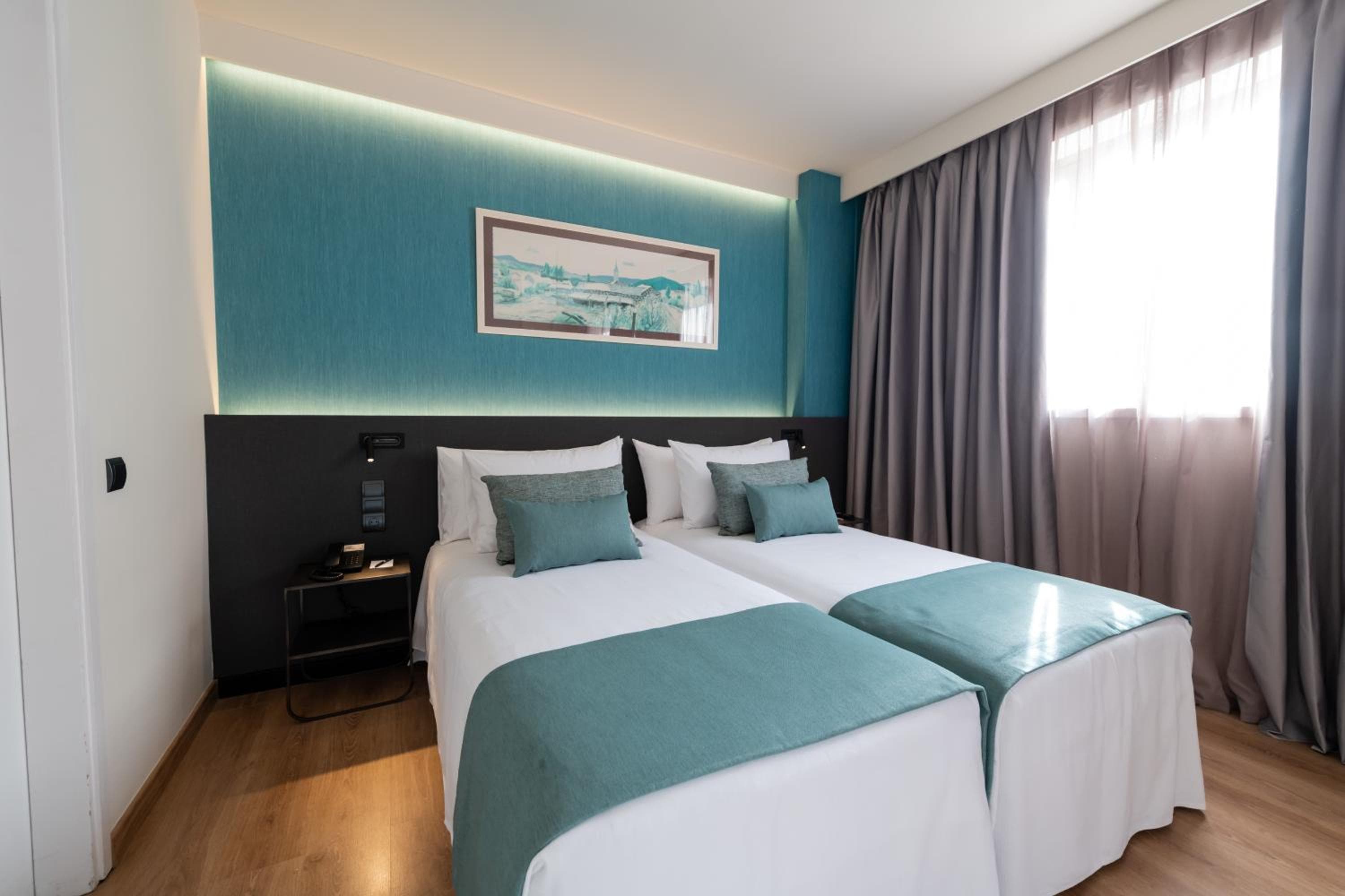 Aparthotel Atenea Barcelona — 4