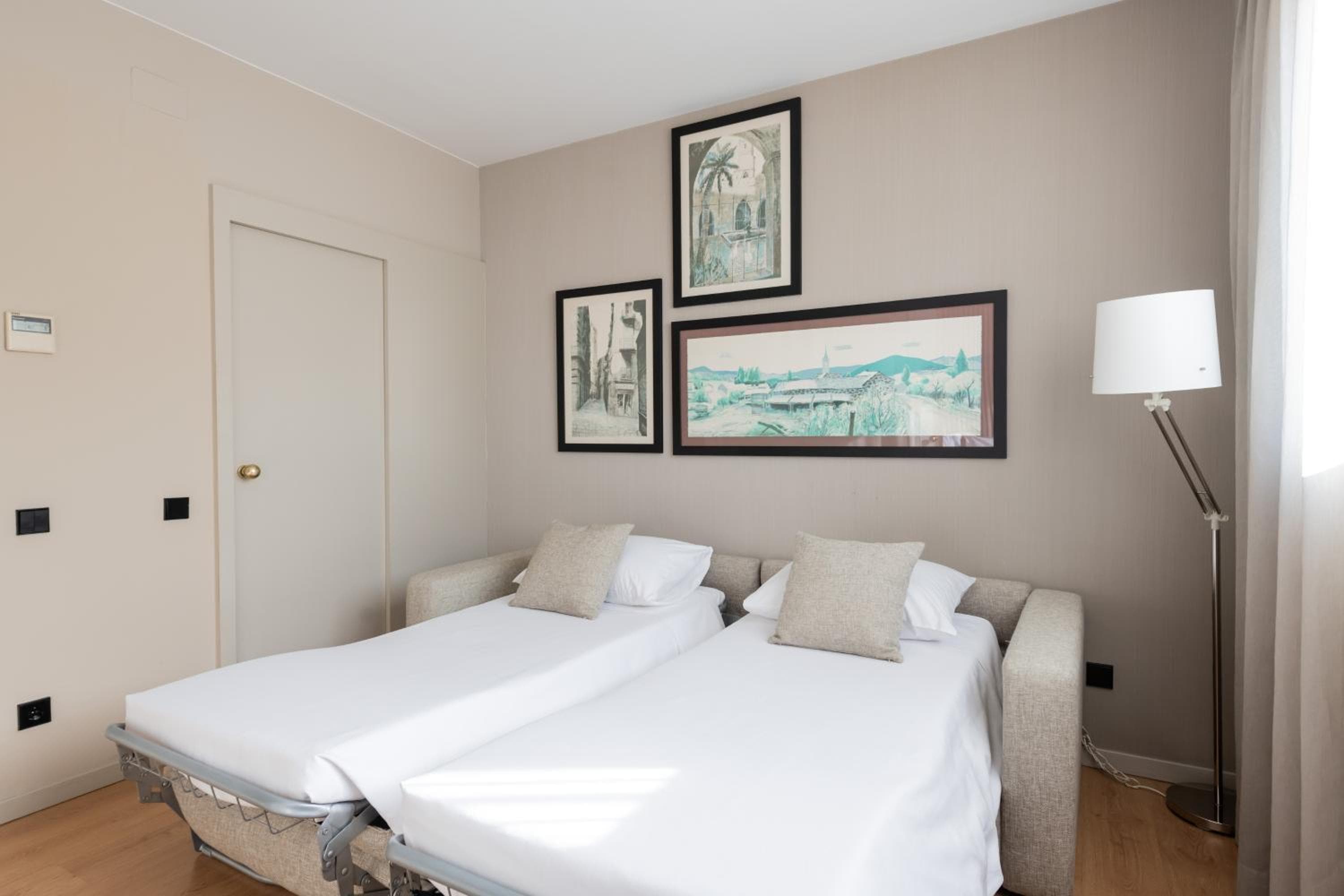Aparthotel Atenea Barcelona — 8