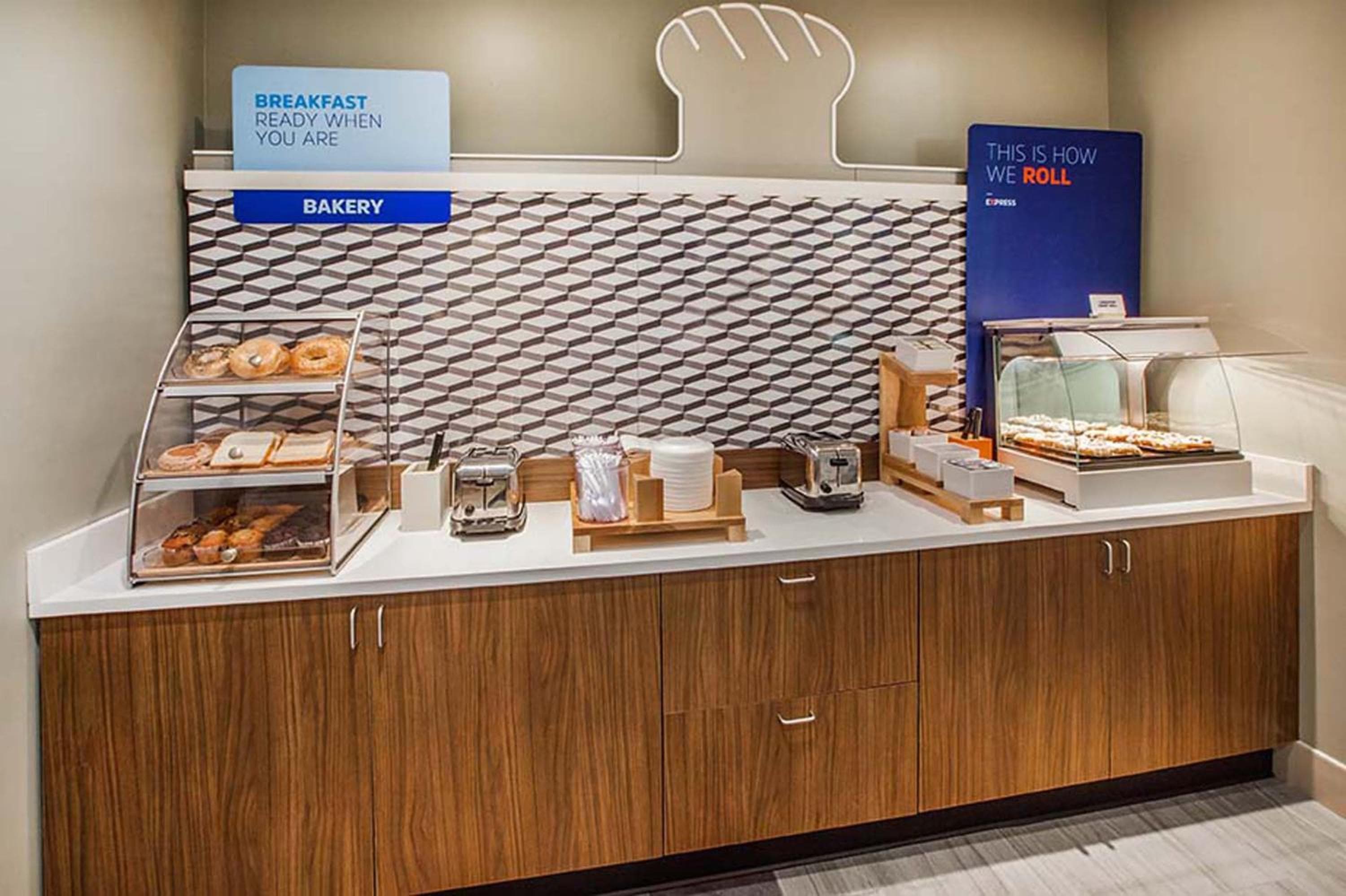 Holiday Inn Express Hotel & Suites Las Vegas NM by IHG — 21