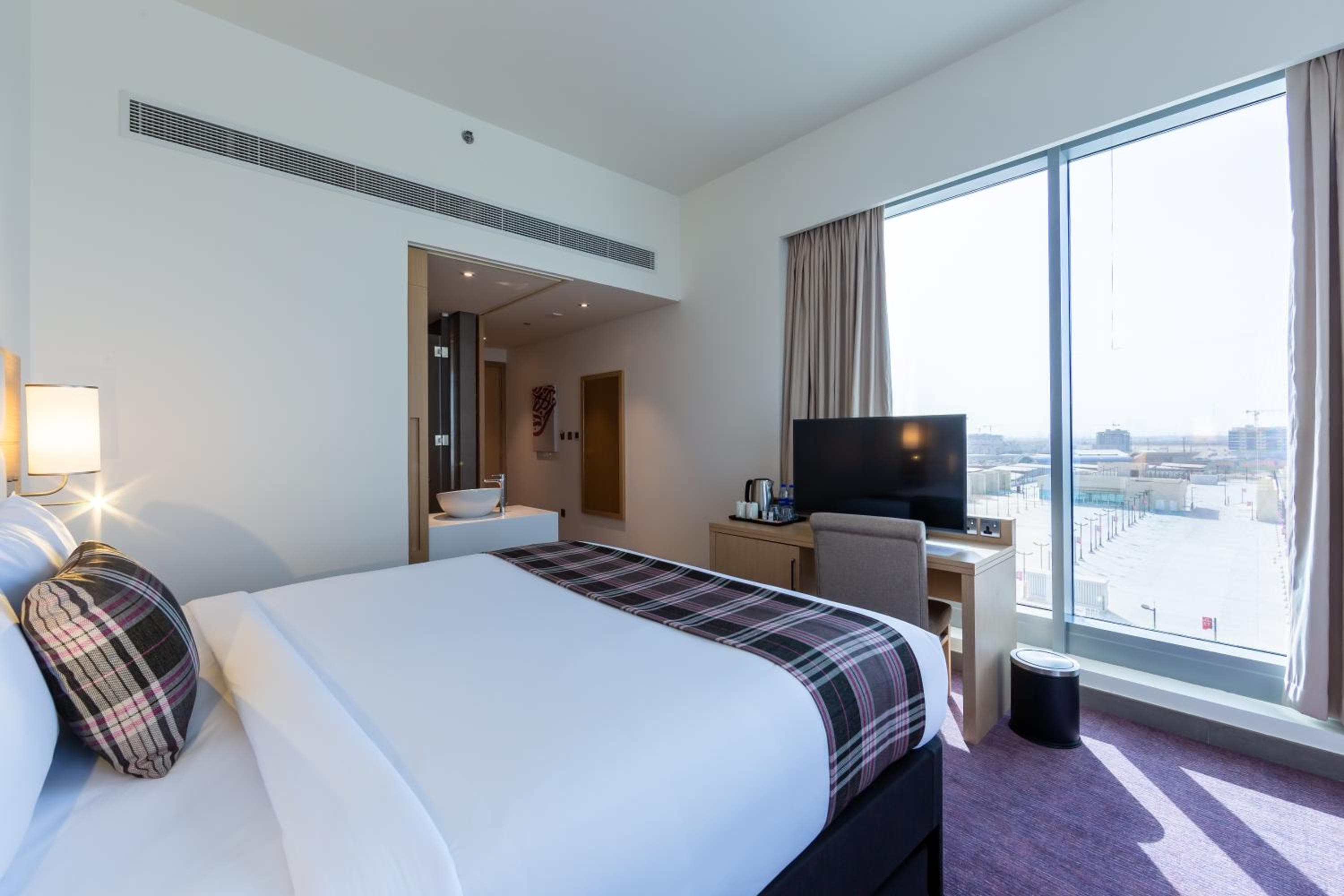 Premier Inn Dubai Dragon Mart — 13