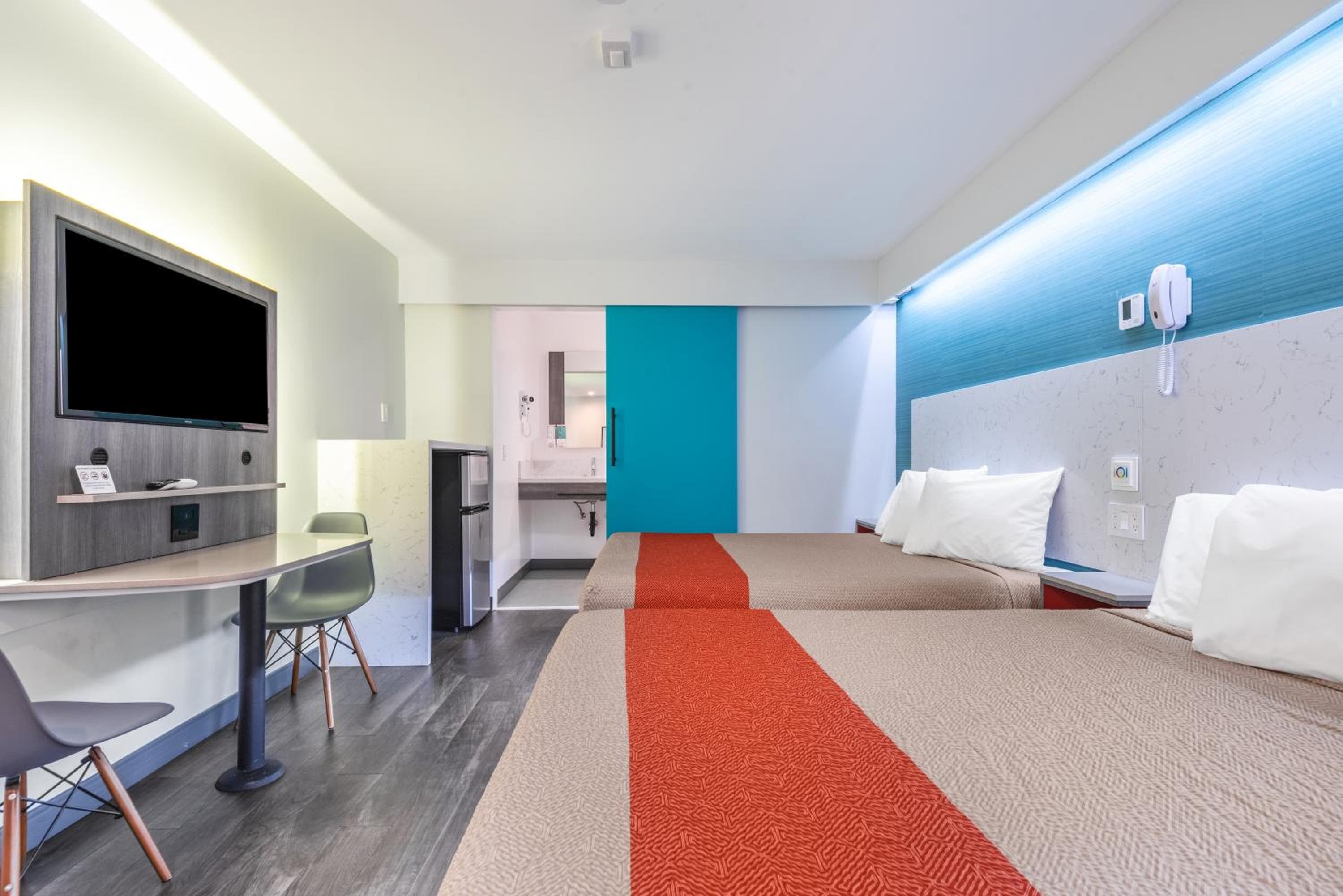 Solo Motel Broadway — 23