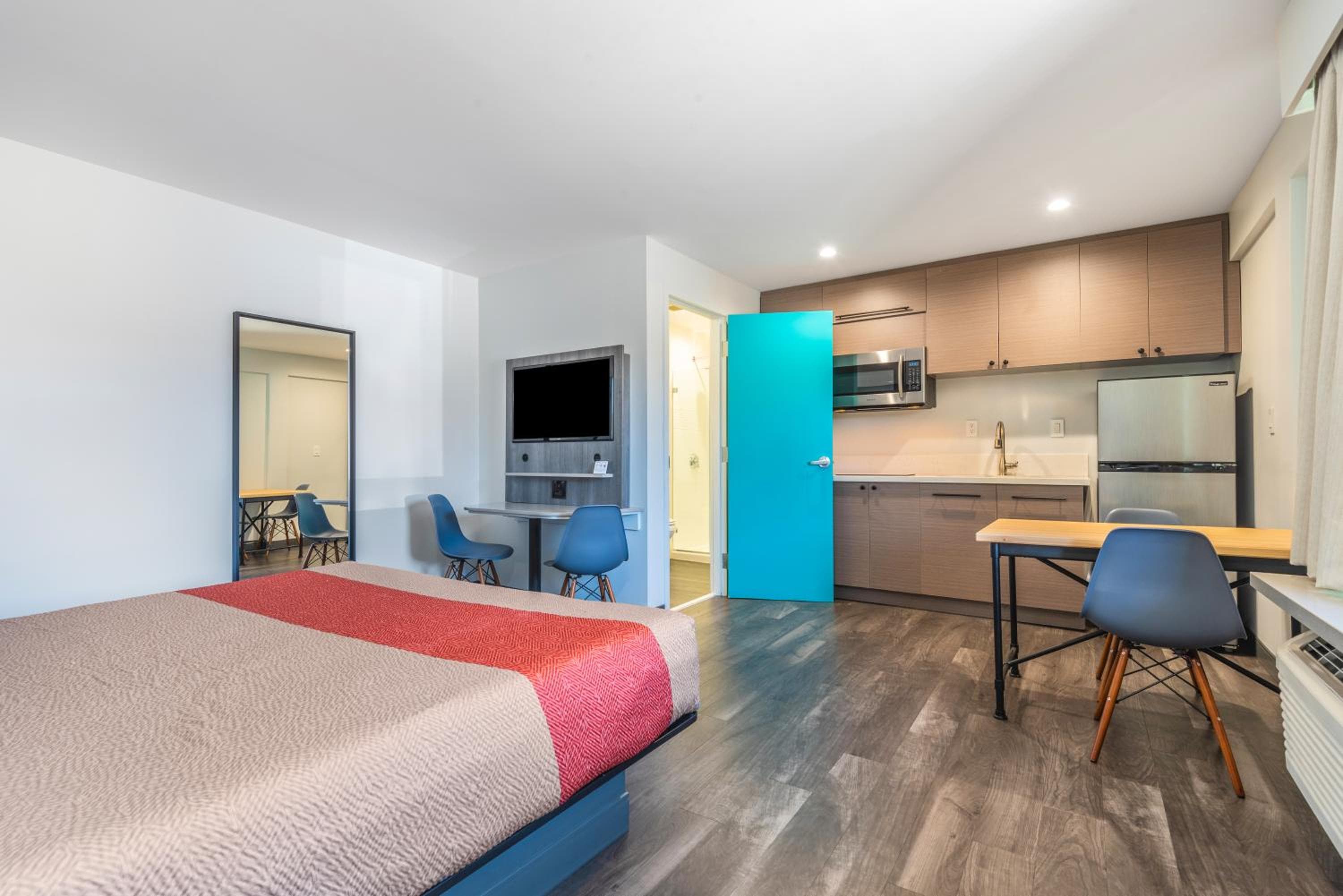Solo Motel Broadway — 27