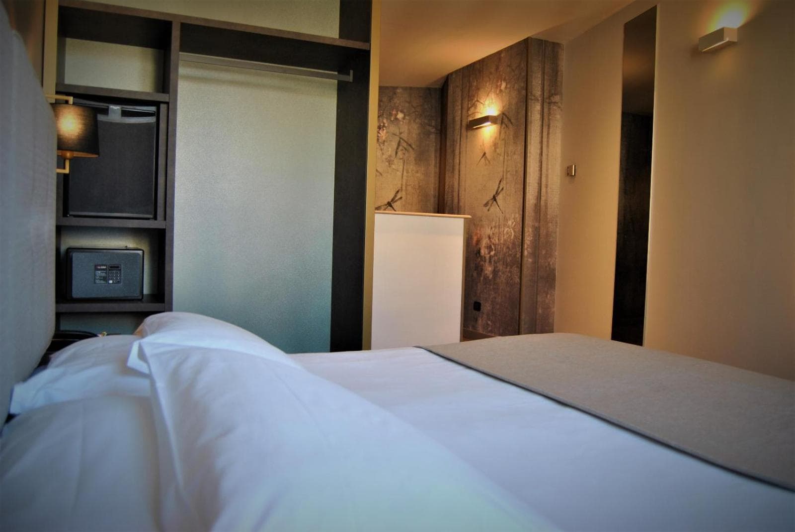 Mokinba Hotel King — 12