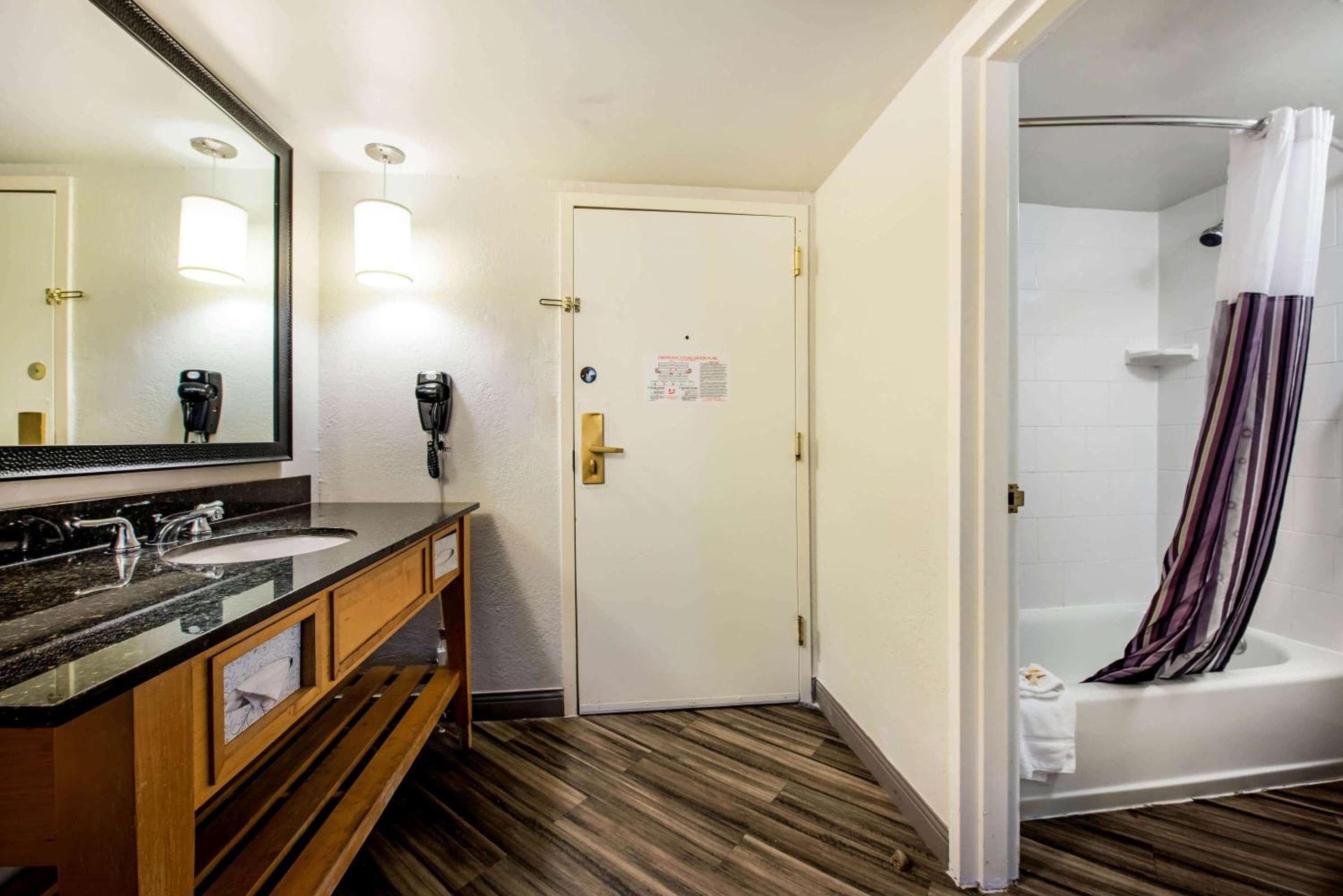 La Quinta by Wyndham Fort Lauderdale Tamarac — 24