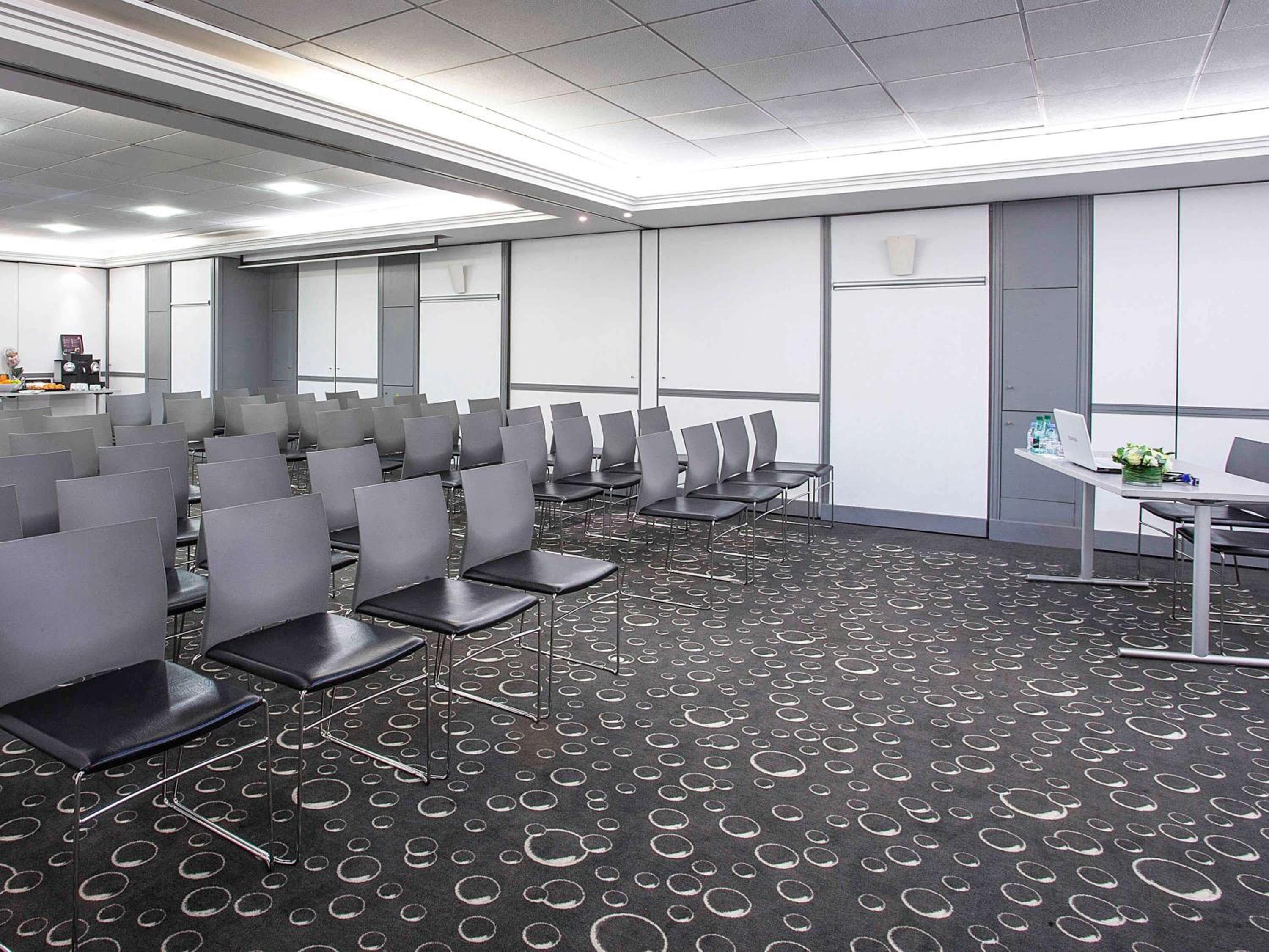 Mercure Paris Vaugirard Porte De Versailles — 24