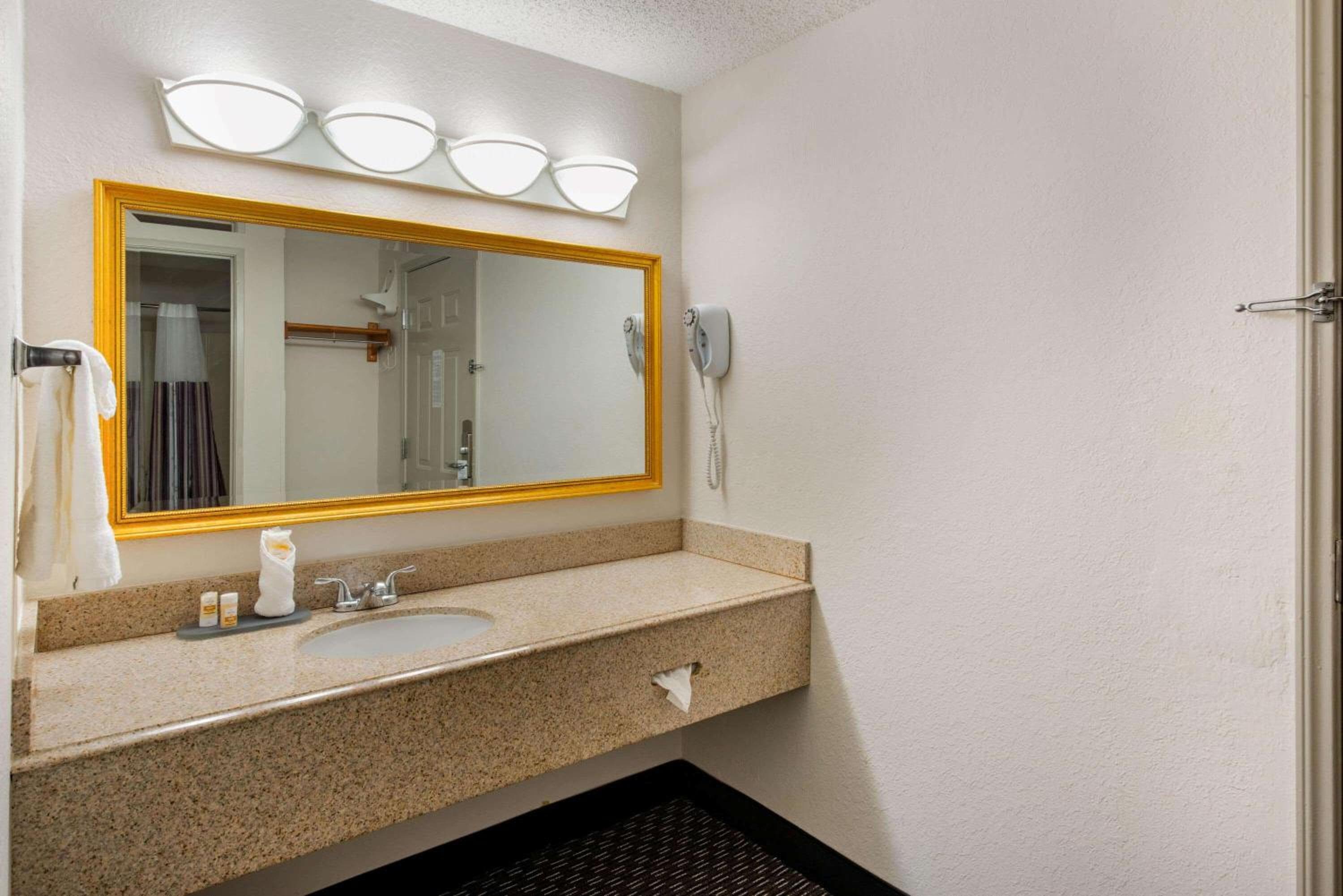 La Quinta Inn by Wyndham Ft. Lauderdale Tamarac East — 17
