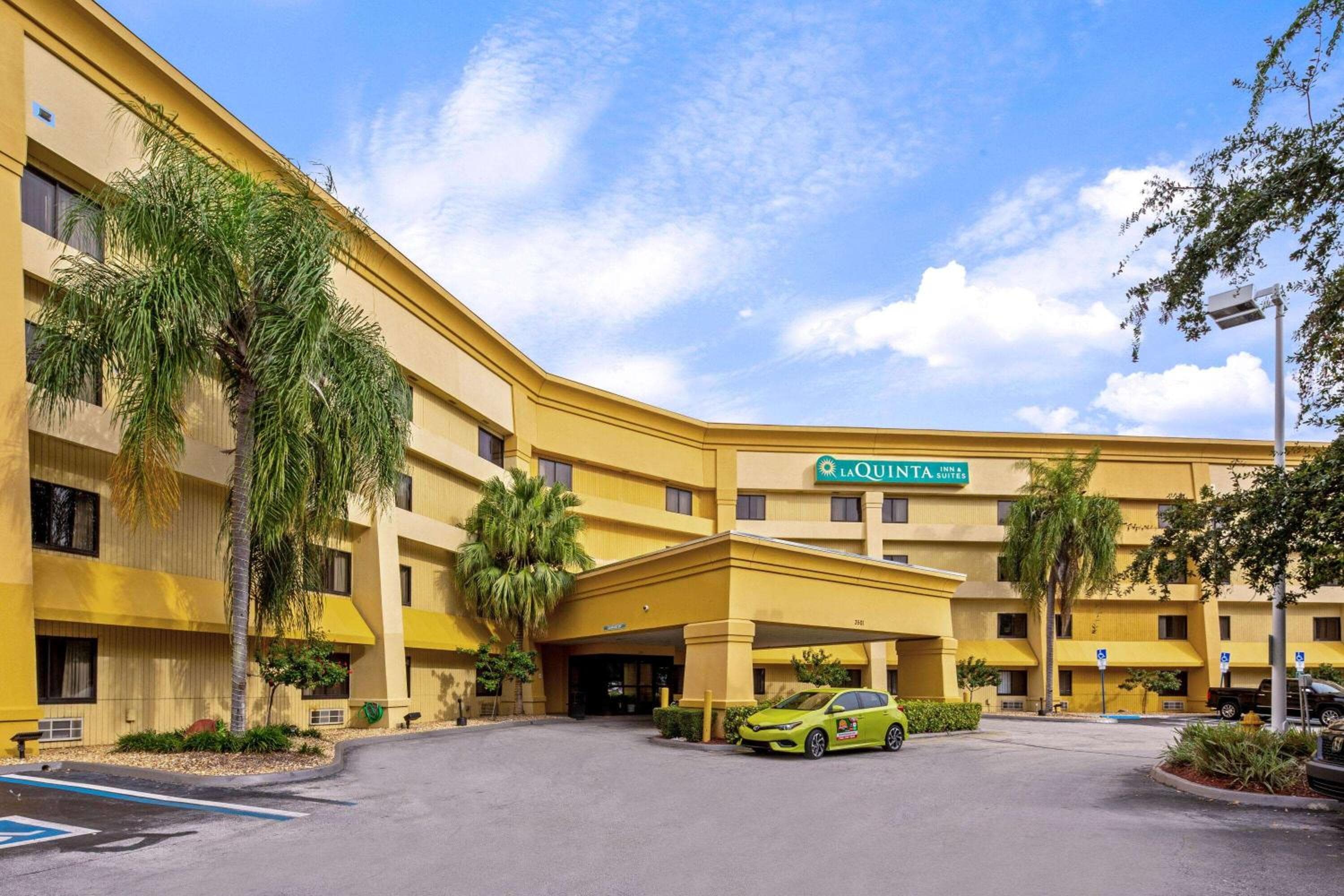 La Quinta by Wyndham Miami Airport East — 27