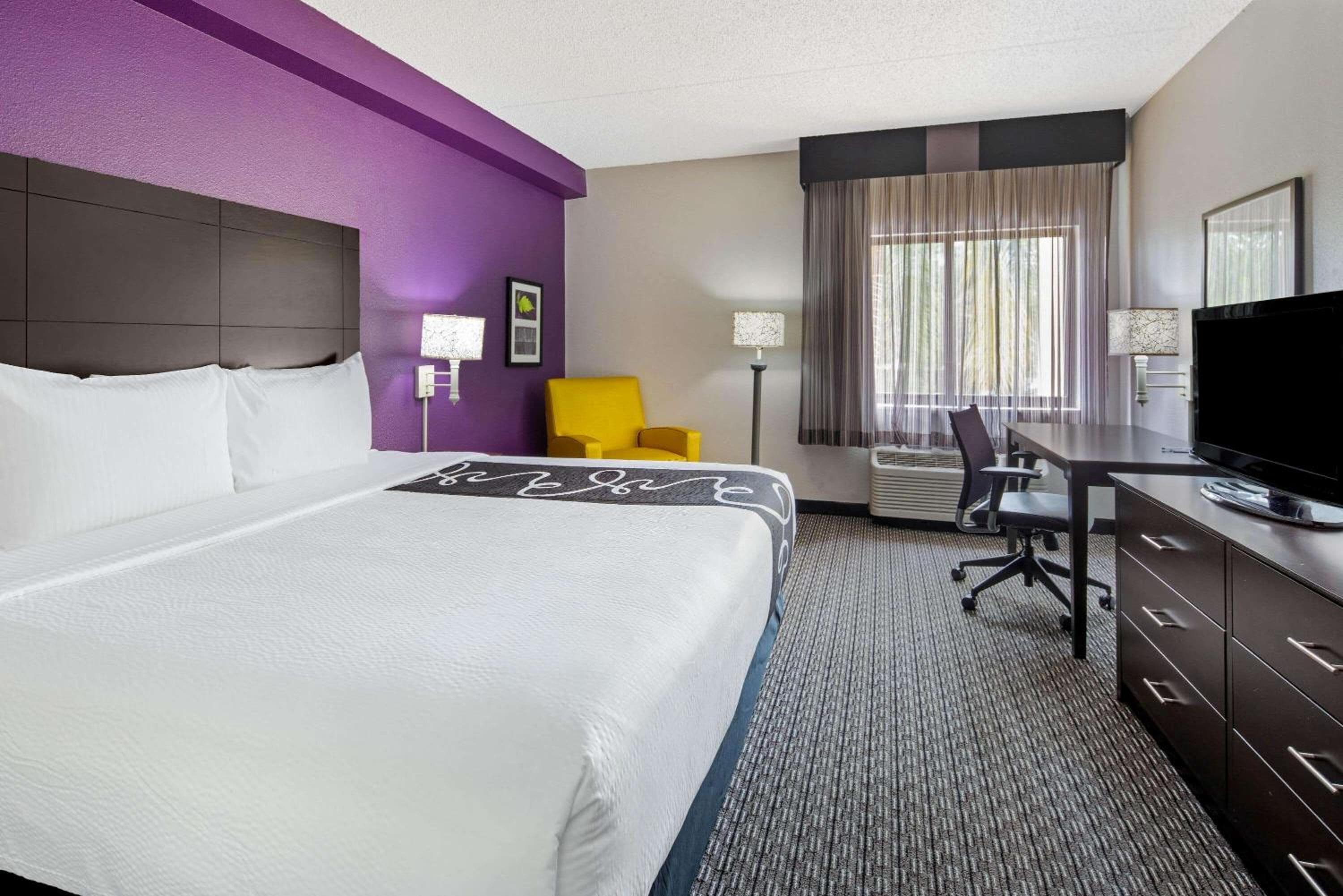La Quinta by Wyndham Miami Airport East — 9