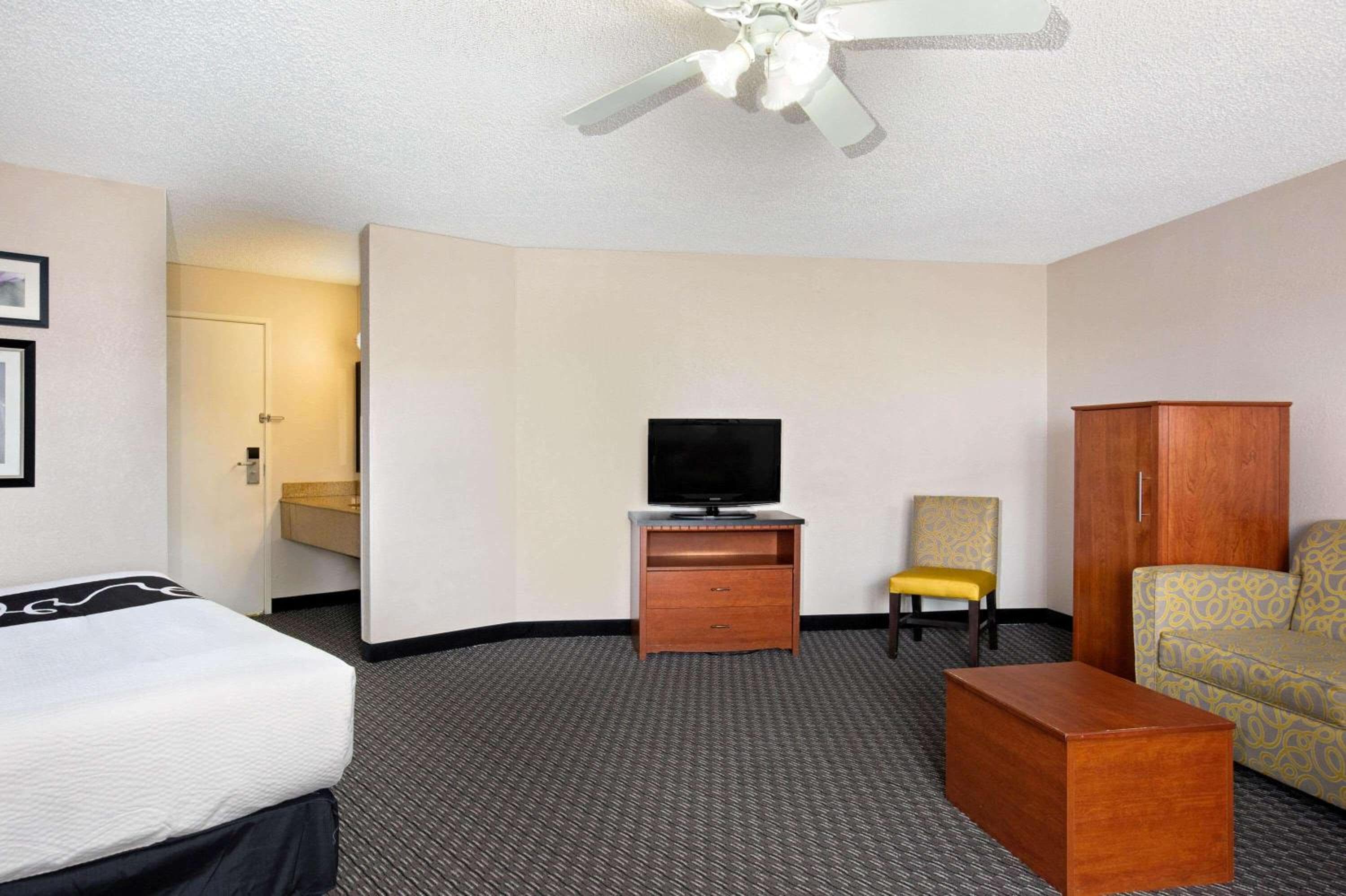 La Quinta by Wyndham Miami Airport East — 7